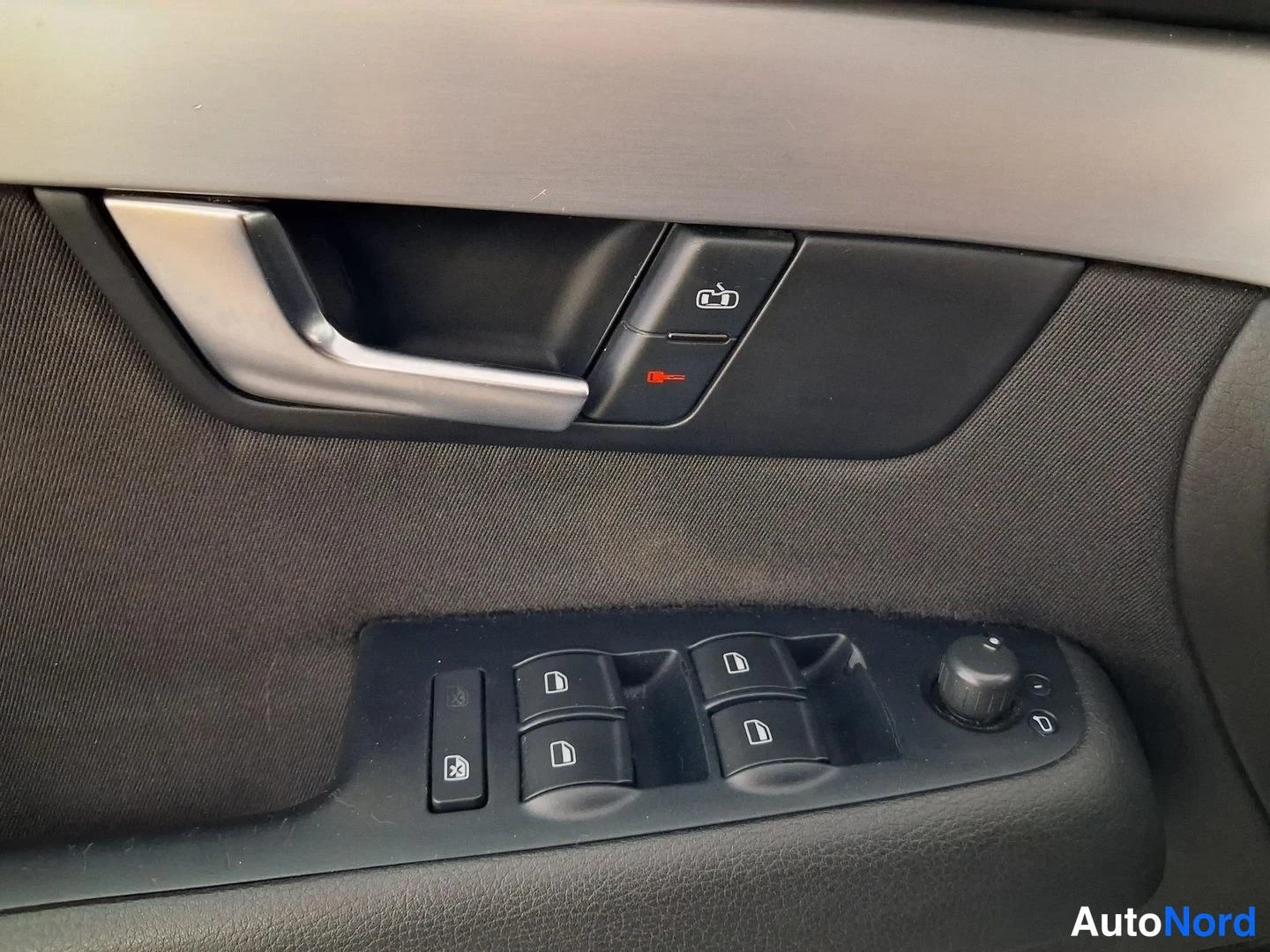 Sininen Audi A4 2008, yksityiskohta, kuva 18