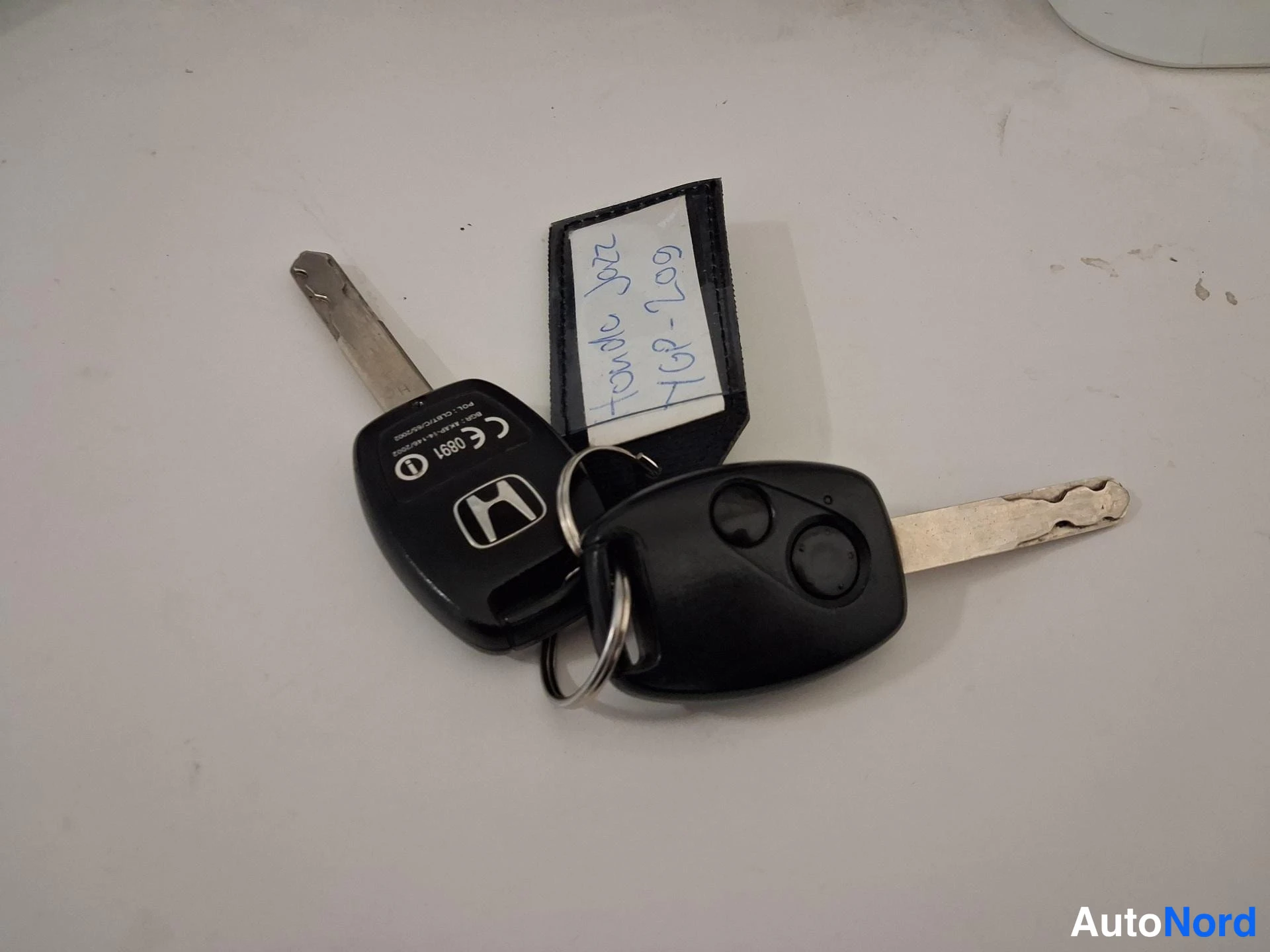 Punainen Honda Jazz 2007, yksityiskohta, kuva 19