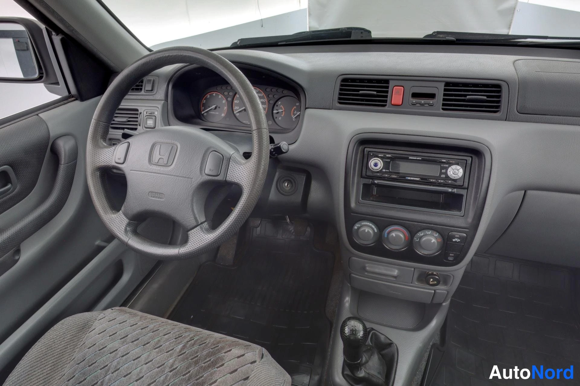 Beige Honda CR-V 1999, förarplats, bild 9