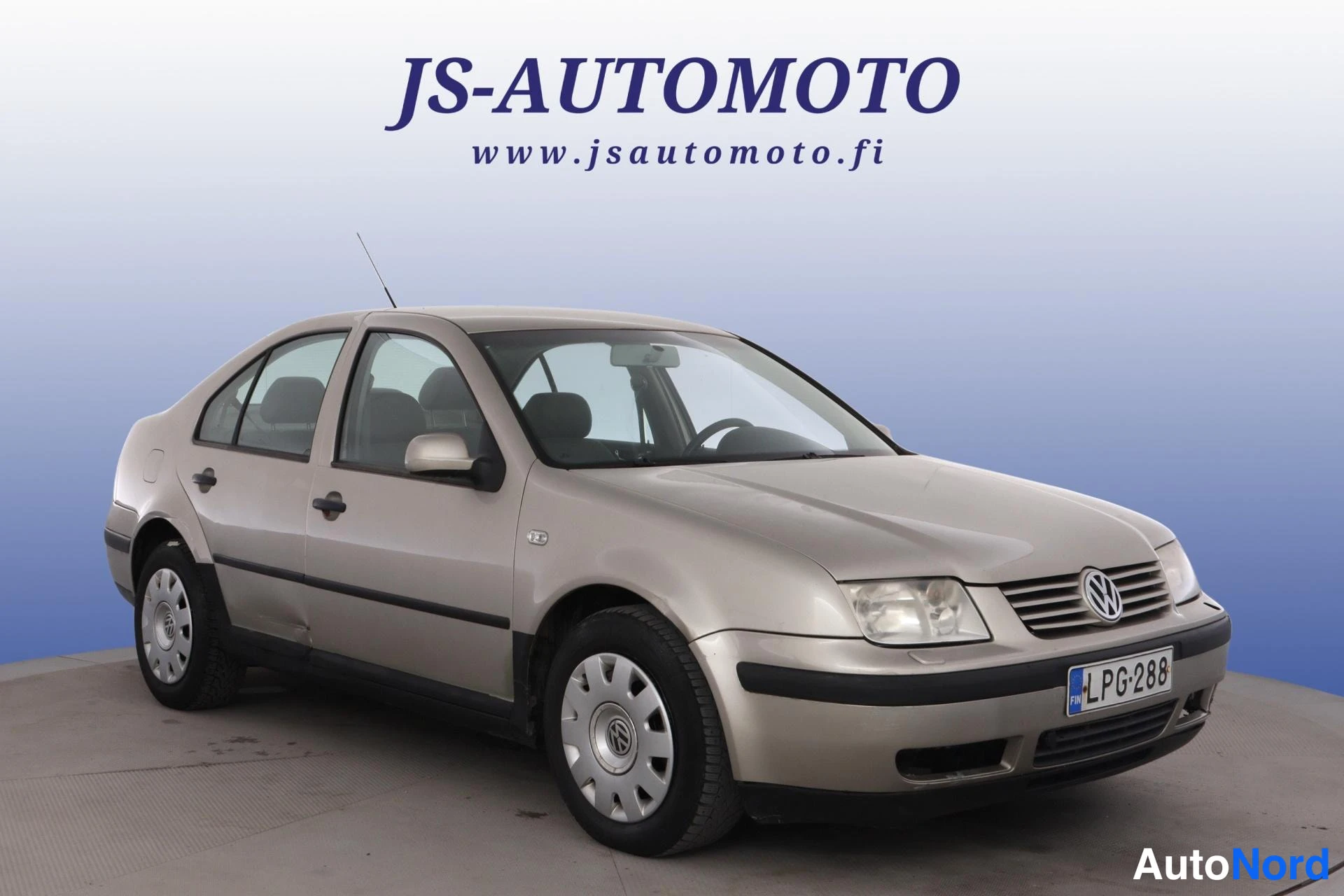 Beige Volkswagen Bora 2004, etuviisto, keula oikealle, kuva 2