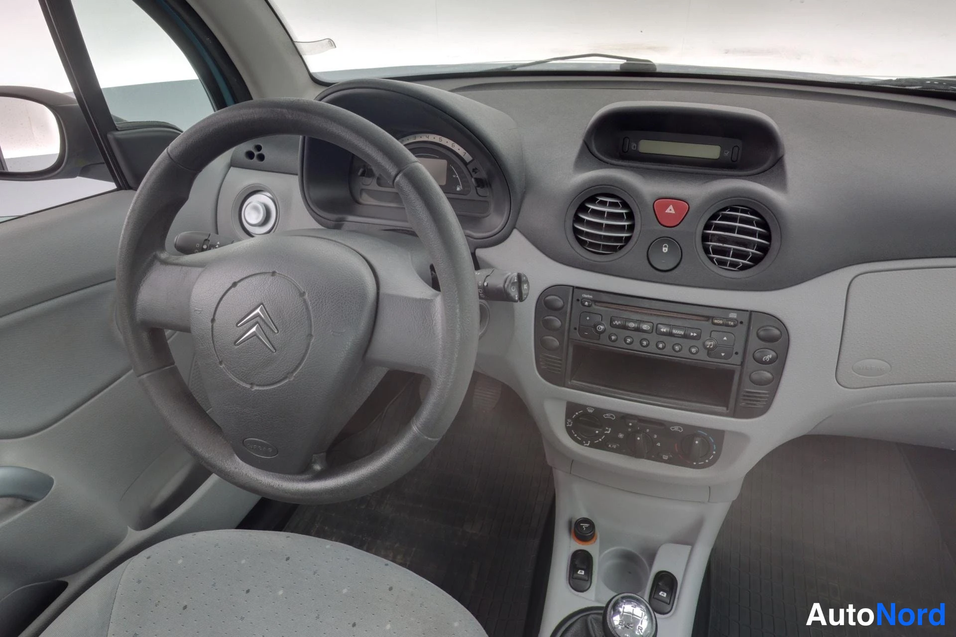 Sininen Citroen C3 2005, yksityiskohta, kuva 16