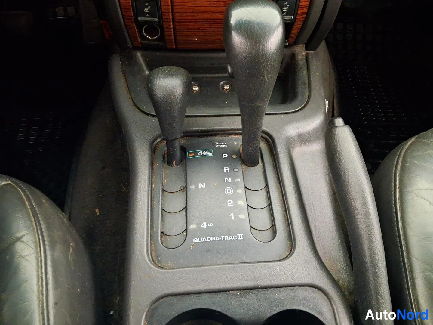 Svart Jeep Grand Cherokee 2000, detalj, bild 17