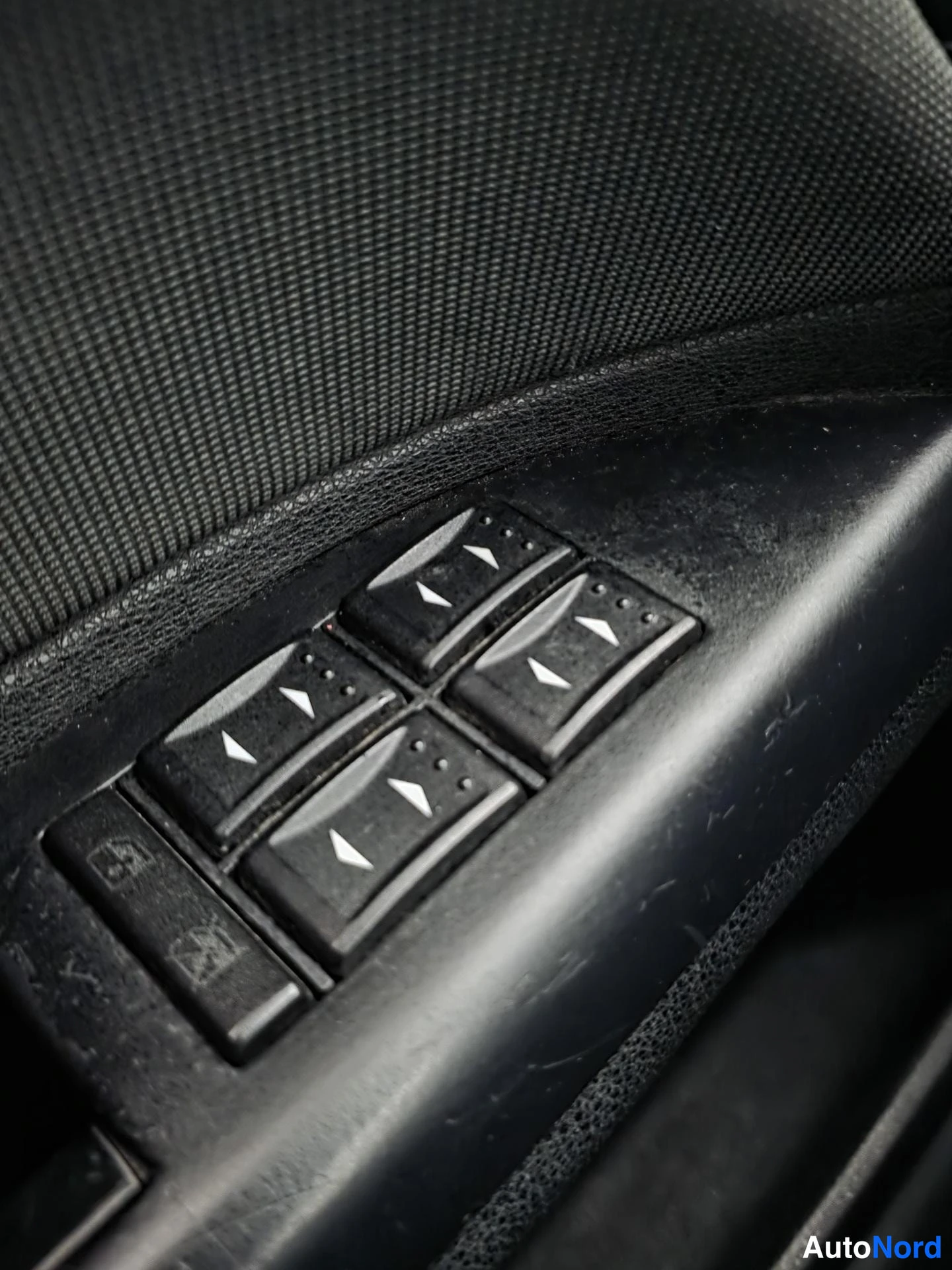 Sininen Ford Mondeo 2005, yksityiskohta, kuva 17