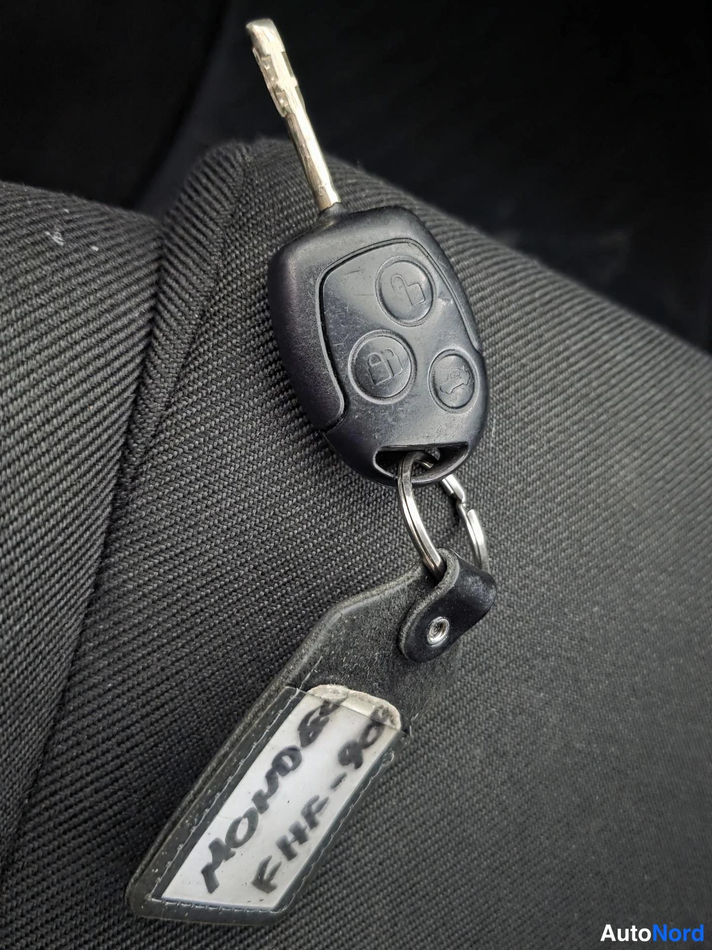 Sininen Ford Mondeo 2005, yksityiskohta, kuva 22