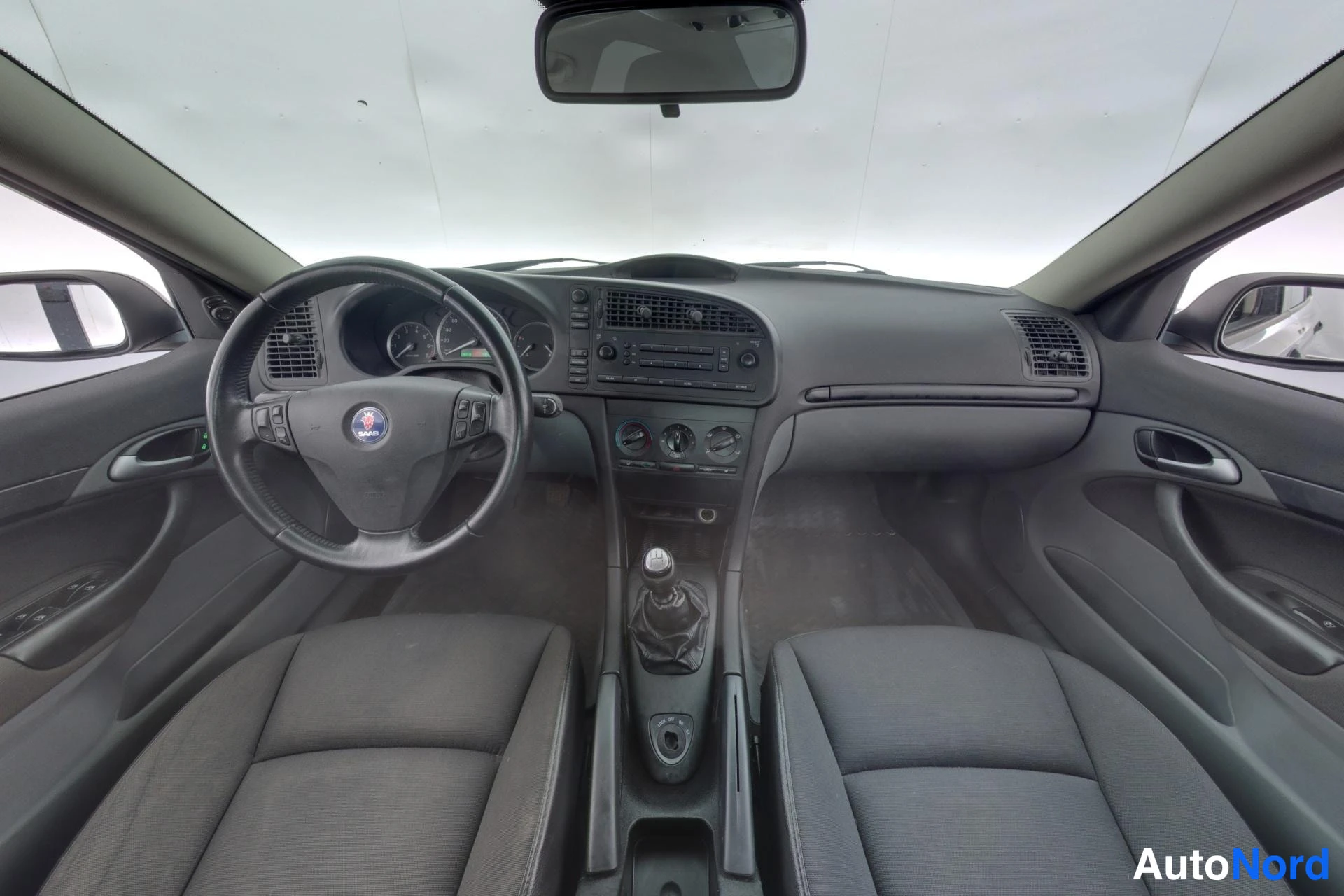 Grey Saab 9-3 2005, cockpit, photo 7