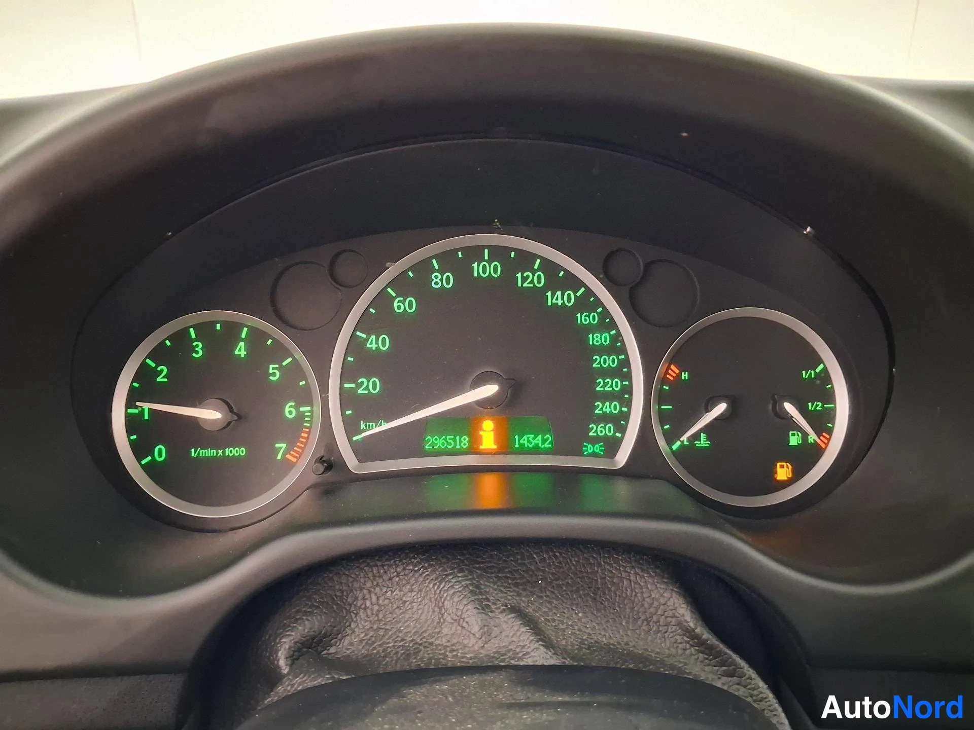 Grey Saab 9-3 2005, detail, photo 16