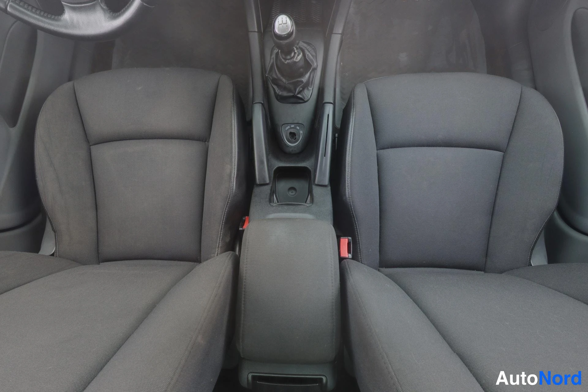 Grey Saab 9-3 2005, front seats, photo 12
