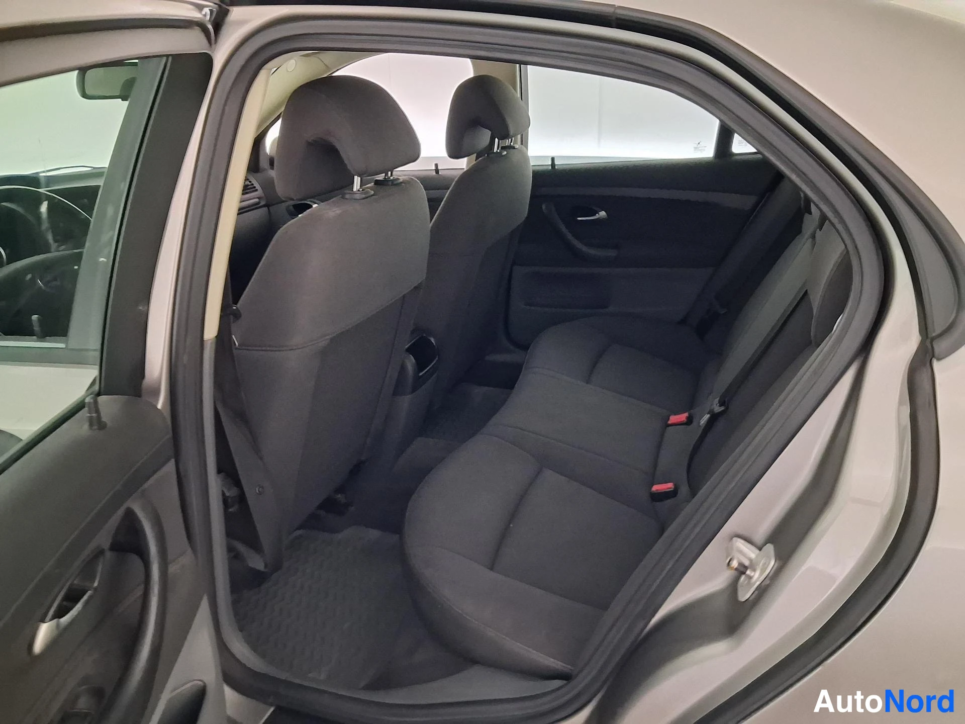 Grey Saab 9-3 2005, rear seats, photo 13