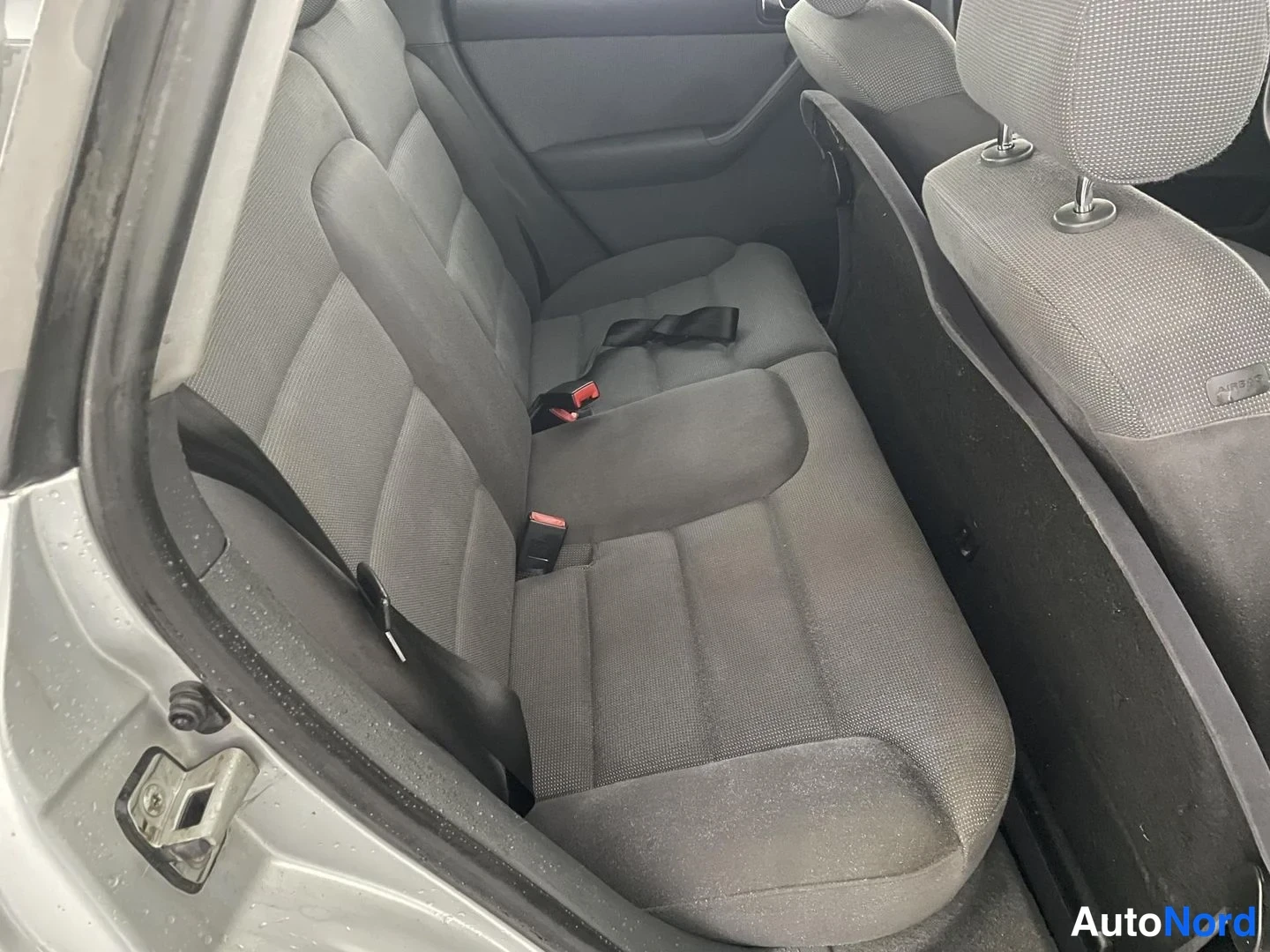 Harmaa Audi A3 2000, takaistuimet, kuva 13