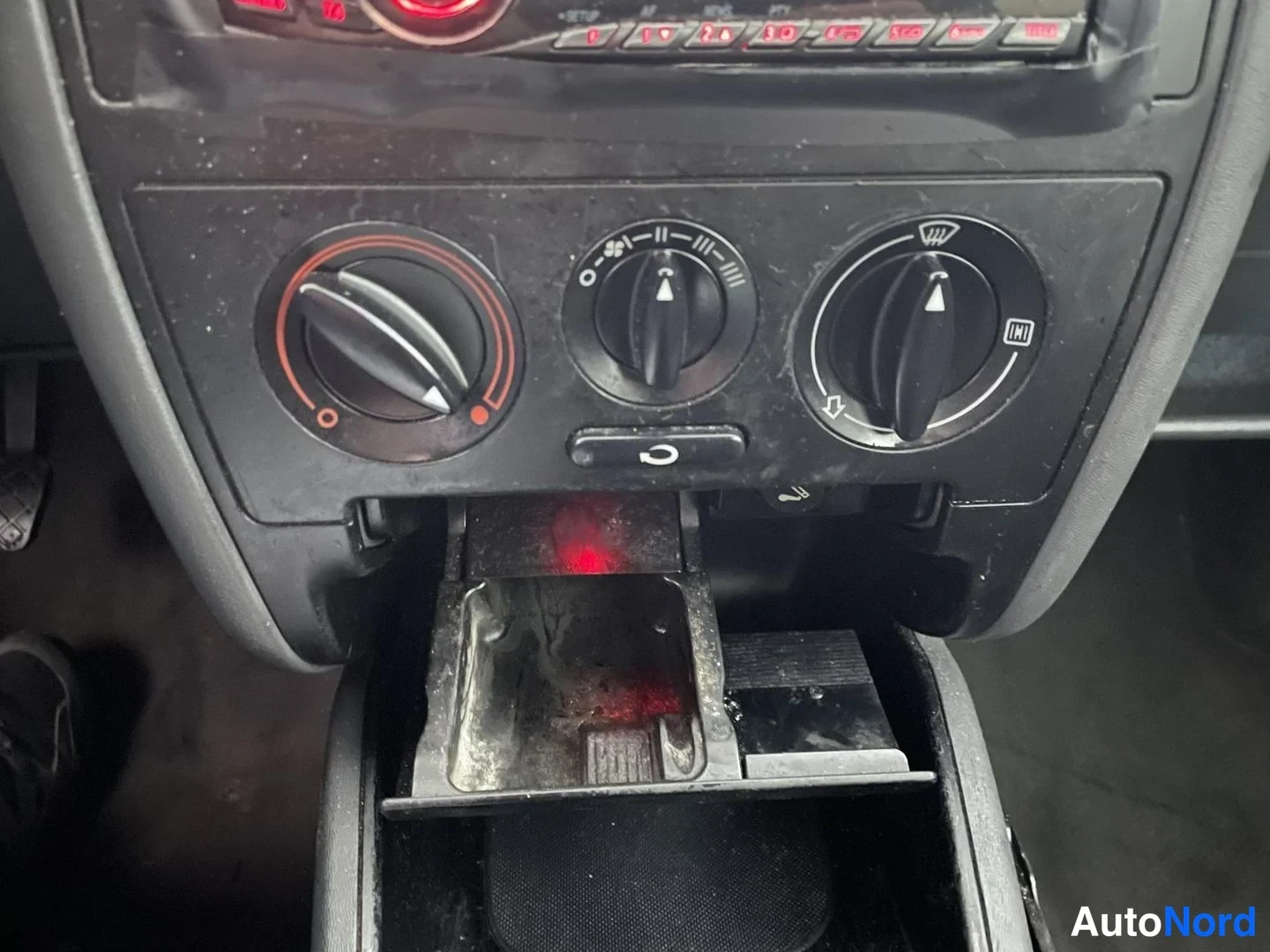Harmaa Audi A3 2000, yksityiskohta, kuva 17