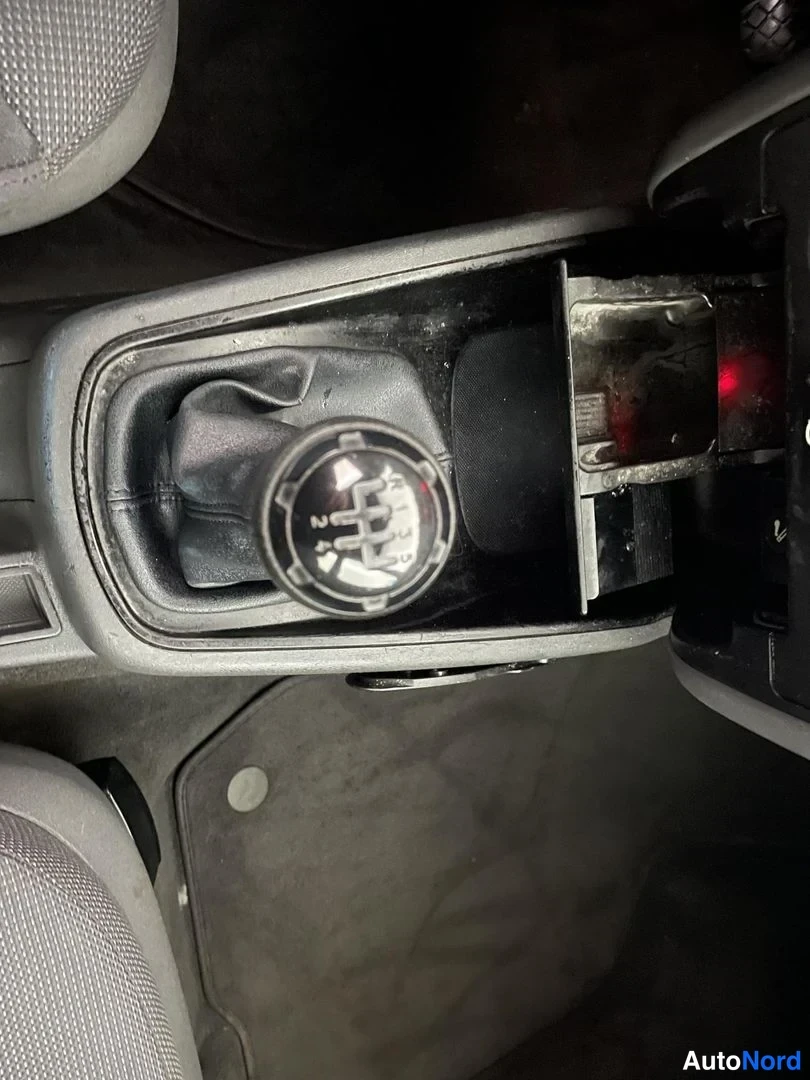 Harmaa Audi A3 2000, yksityiskohta, kuva 19
