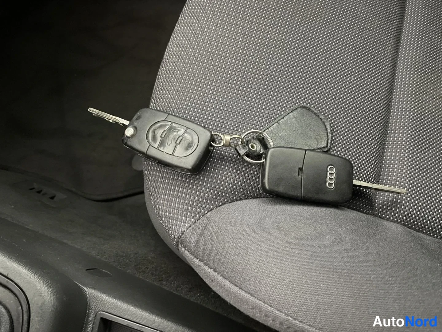 Harmaa Audi A3 2000, yksityiskohta, kuva 18