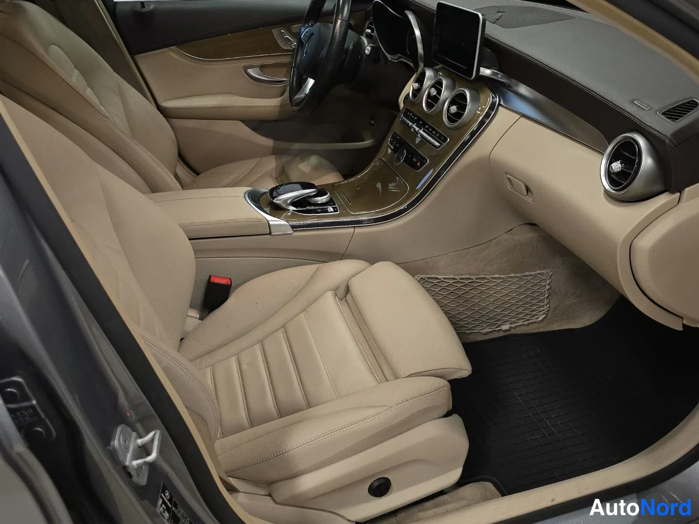 Hopea Mercedes-Benz C 250 BlueTEC 2015, ohjaamo, kuva 10