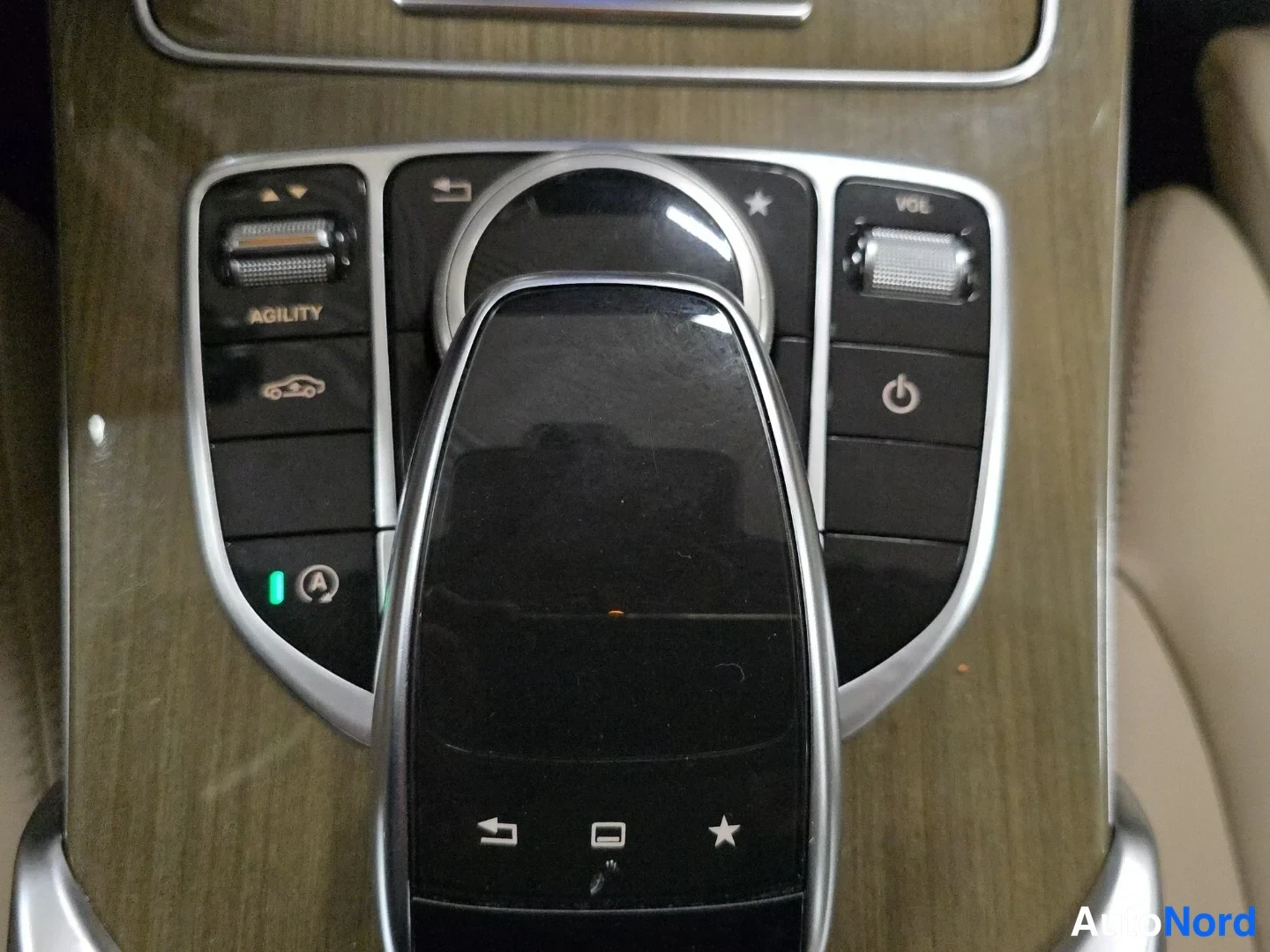 Hopea Mercedes-Benz C 250 BlueTEC 2015, yksityiskohta, kuva 20