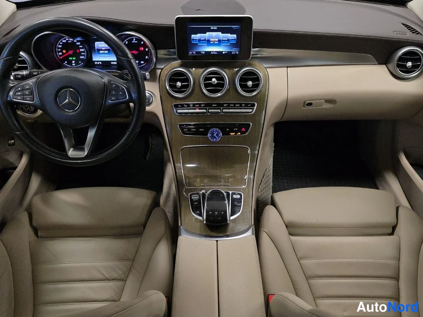 Hopea Mercedes-Benz C 250 BlueTEC 2015, ohjaamo, kuva 9