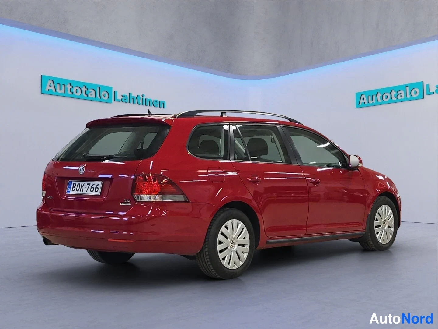 Punainen Volkswagen Golf Variant 2011, takaviisto, kuva 7