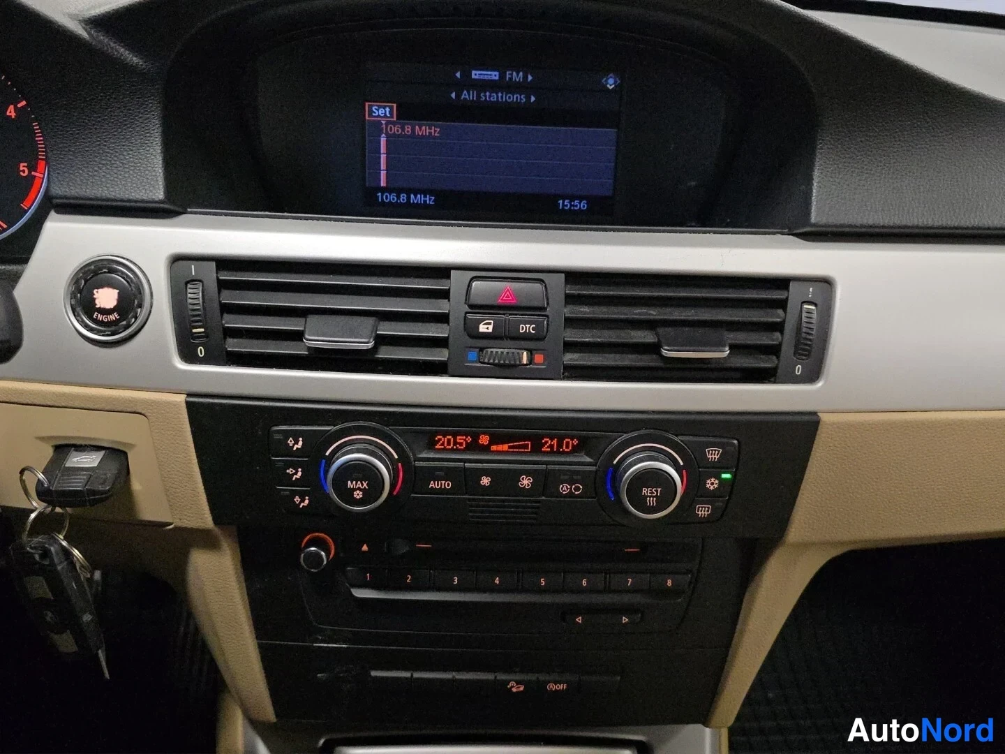 Sininen BMW 320d xDrive 2009, yksityiskohta, kuva 16