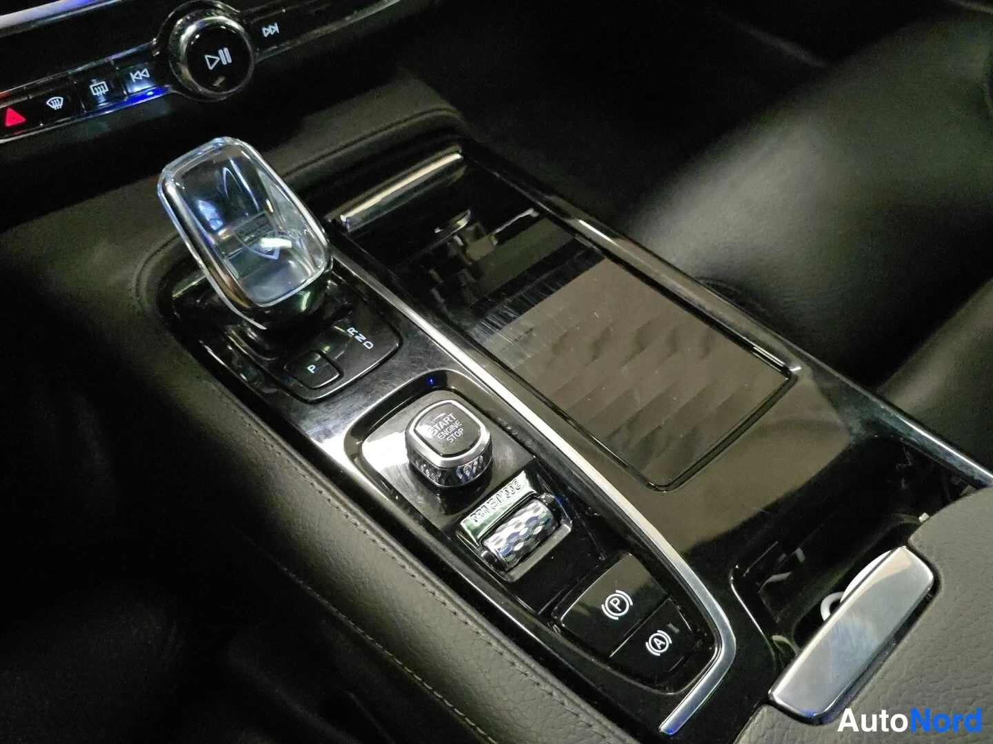 Grey Volvo V90 2020, detail, photo 18