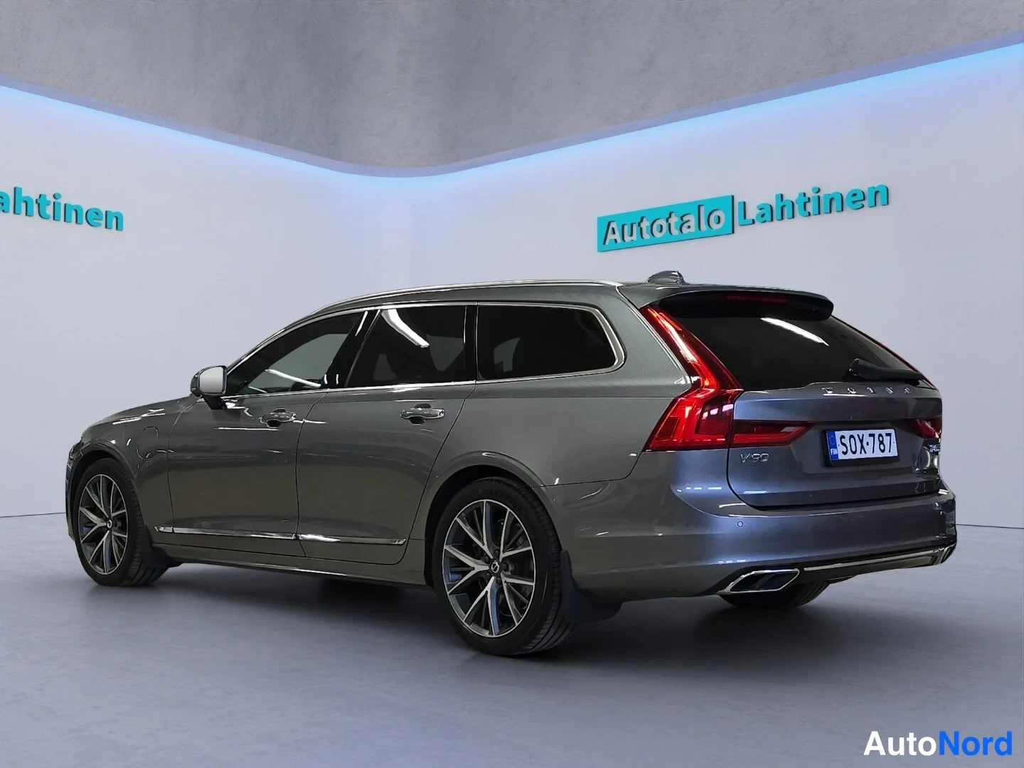 Grey Volvo V90 2020, rear three-quarter, photo 6