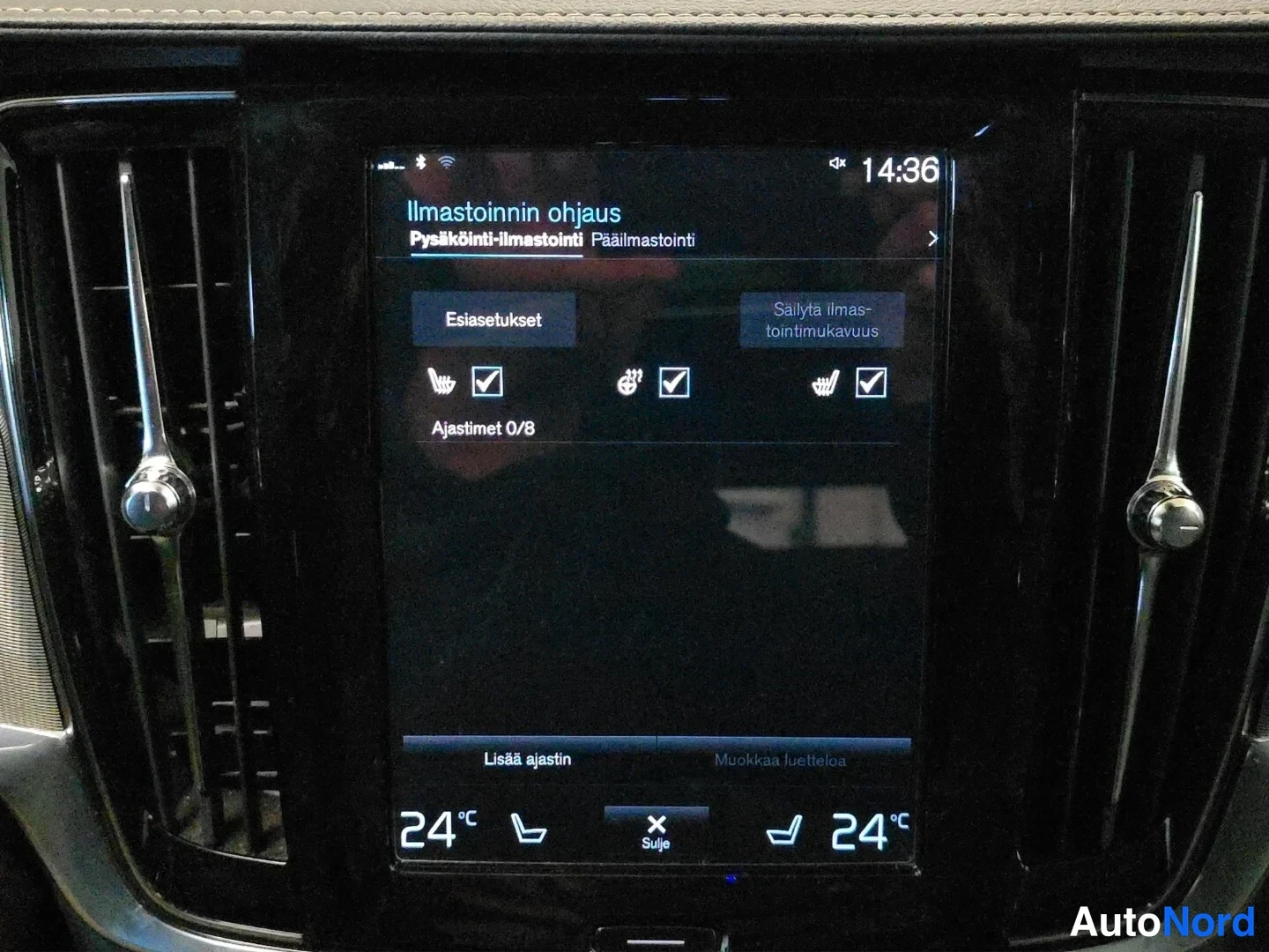 Grey Volvo V90 2020, detail, photo 23