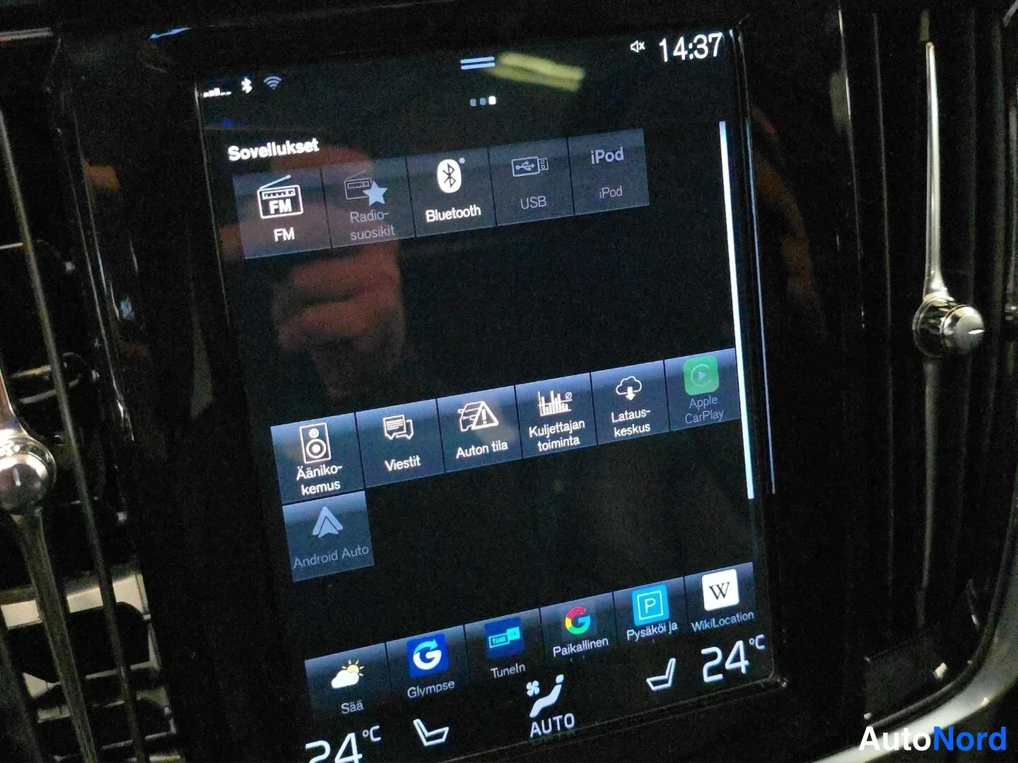 Grey Volvo V90 2020, detail, photo 25