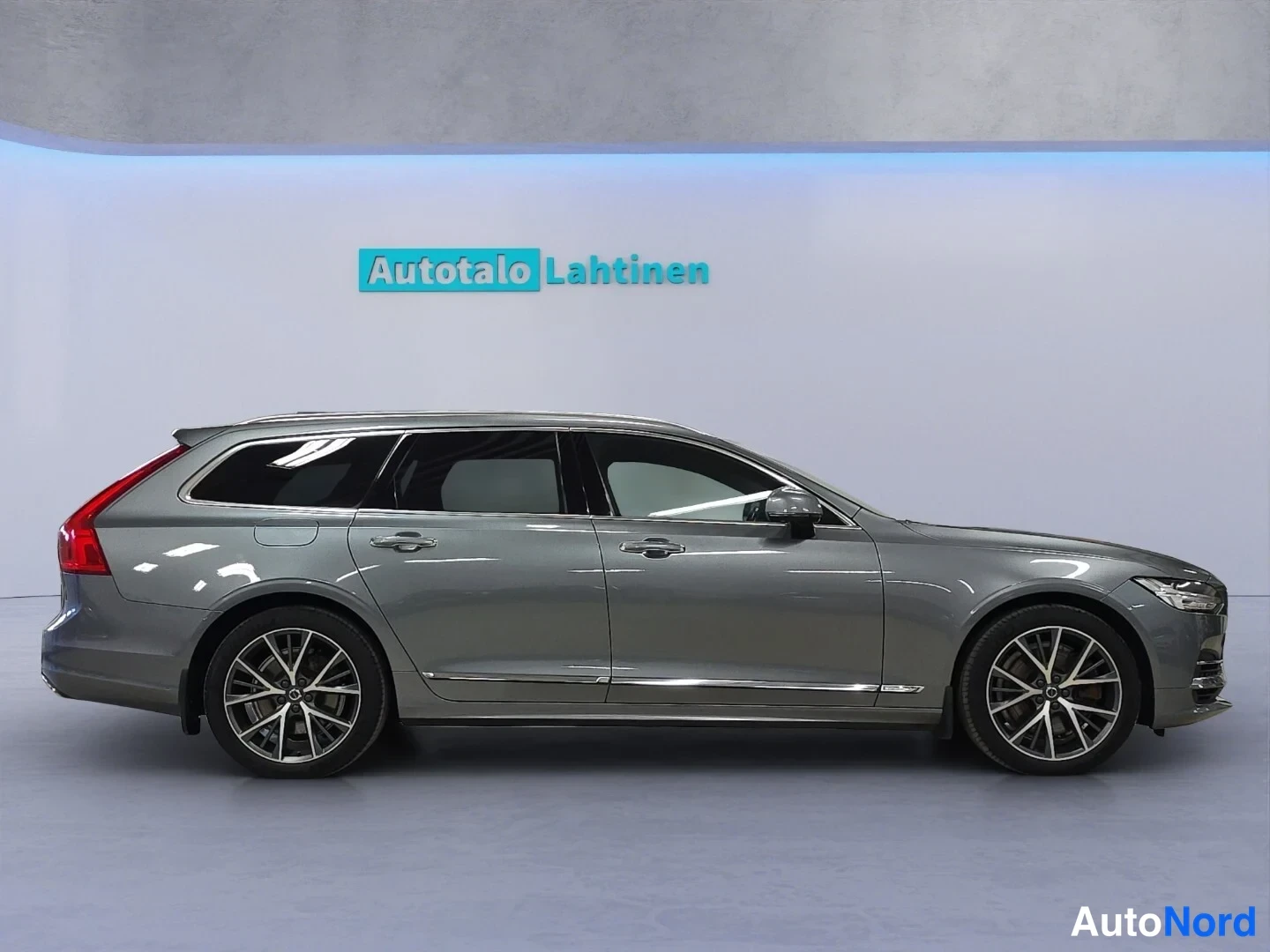 Grey Volvo V90 2020, side, photo 5