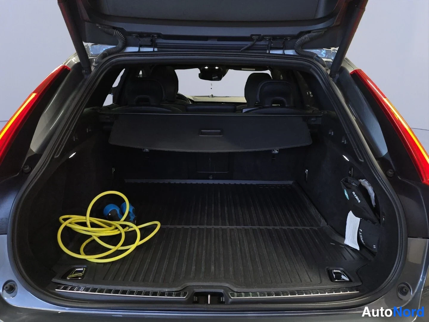 Grey Volvo V90 2020, boot, photo 16