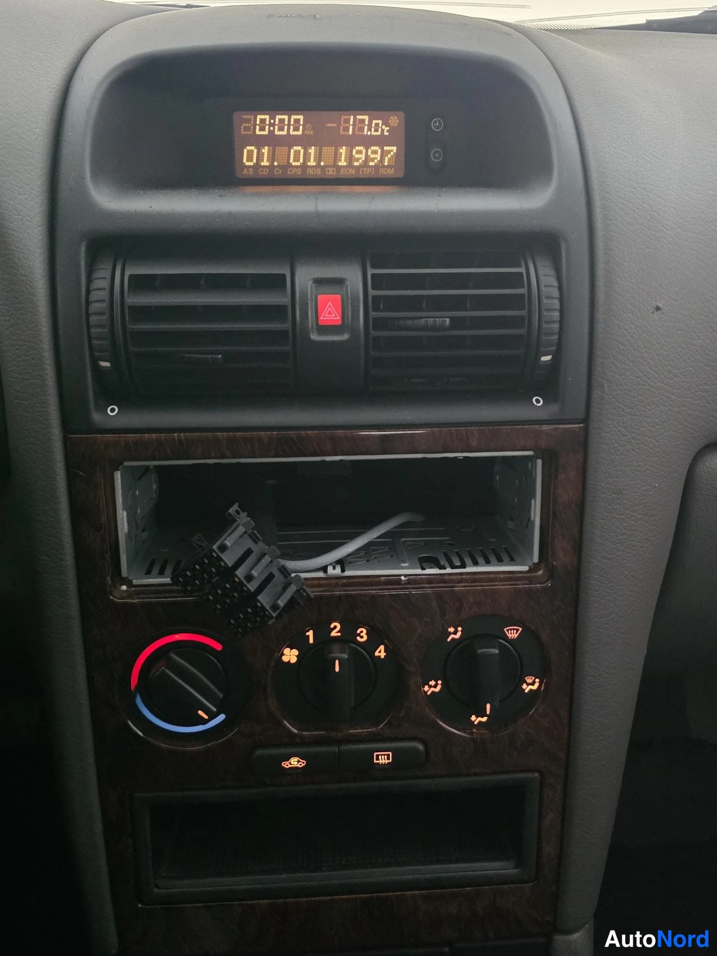 Grå Opel Astra 1998, förarplats, bild 7