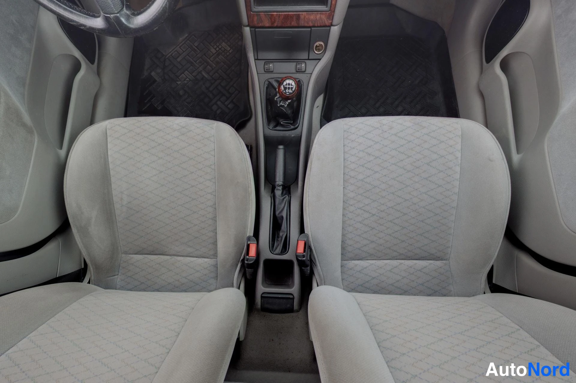 Grå Opel Astra 1998, framsäten, bild 11