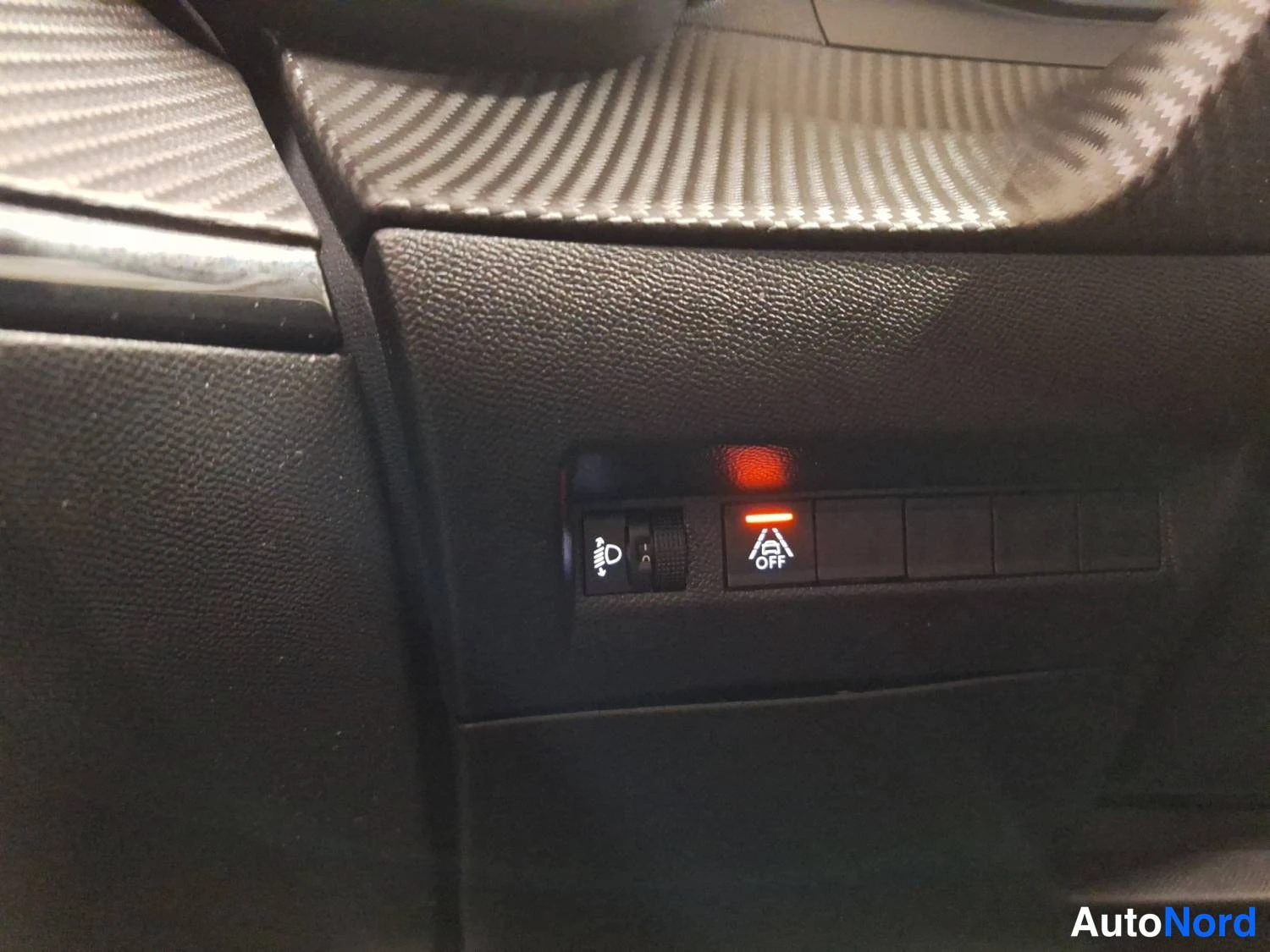 Punainen Peugeot 2008 2021, yksityiskohta, kuva 28