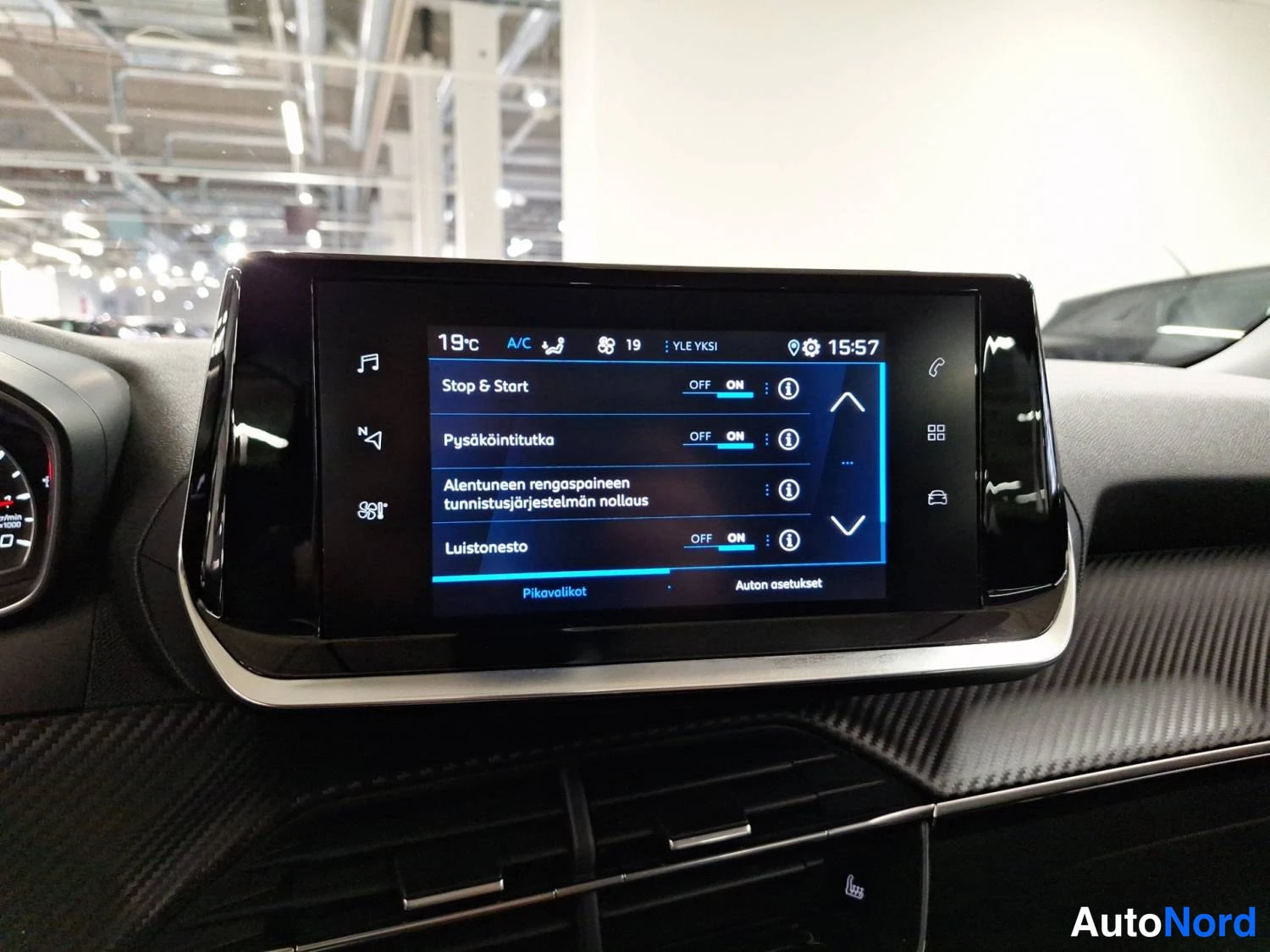 Punainen Peugeot 2008 2021, kuva 24