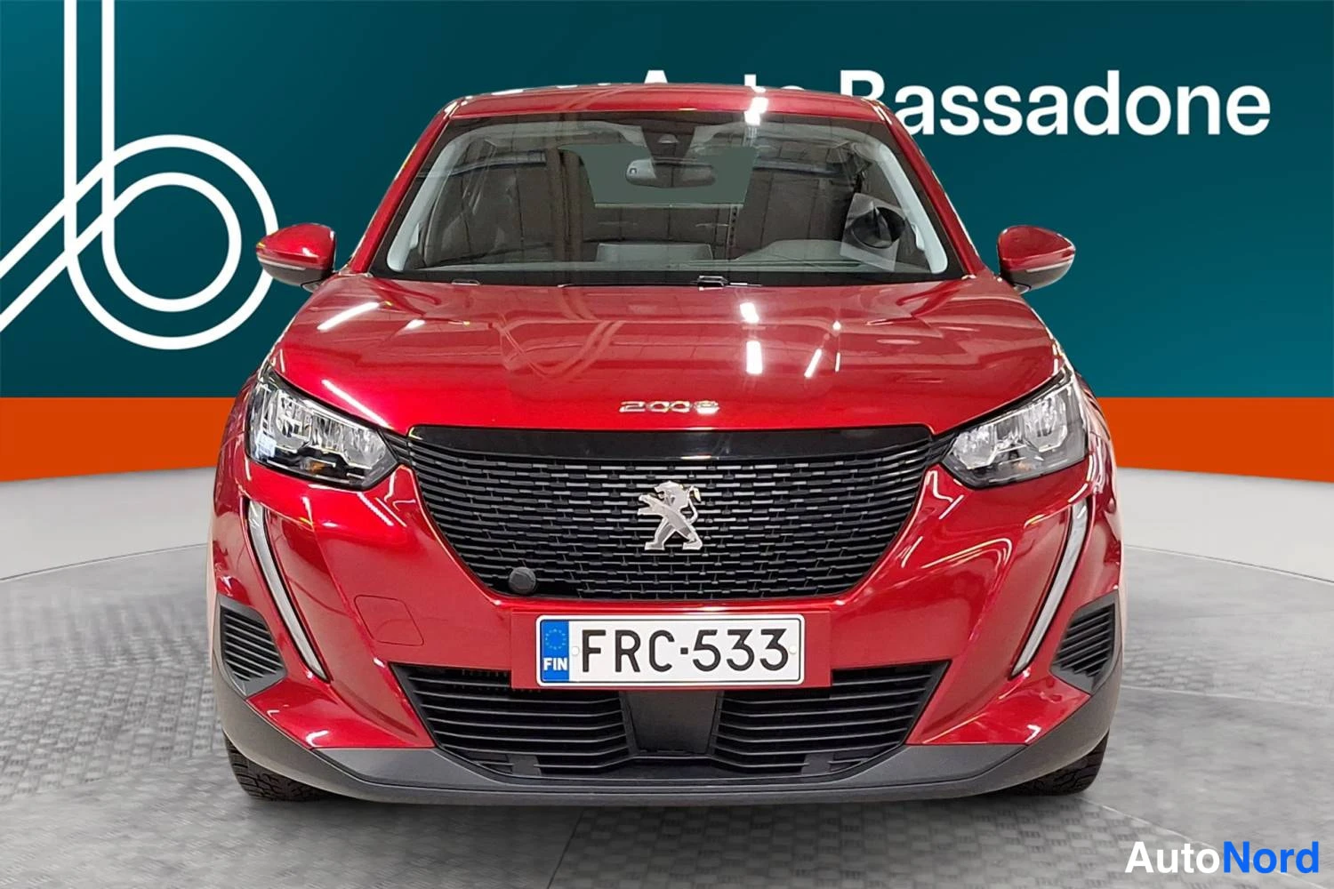 Punainen Peugeot 2008 2021, edestä, kuva 4