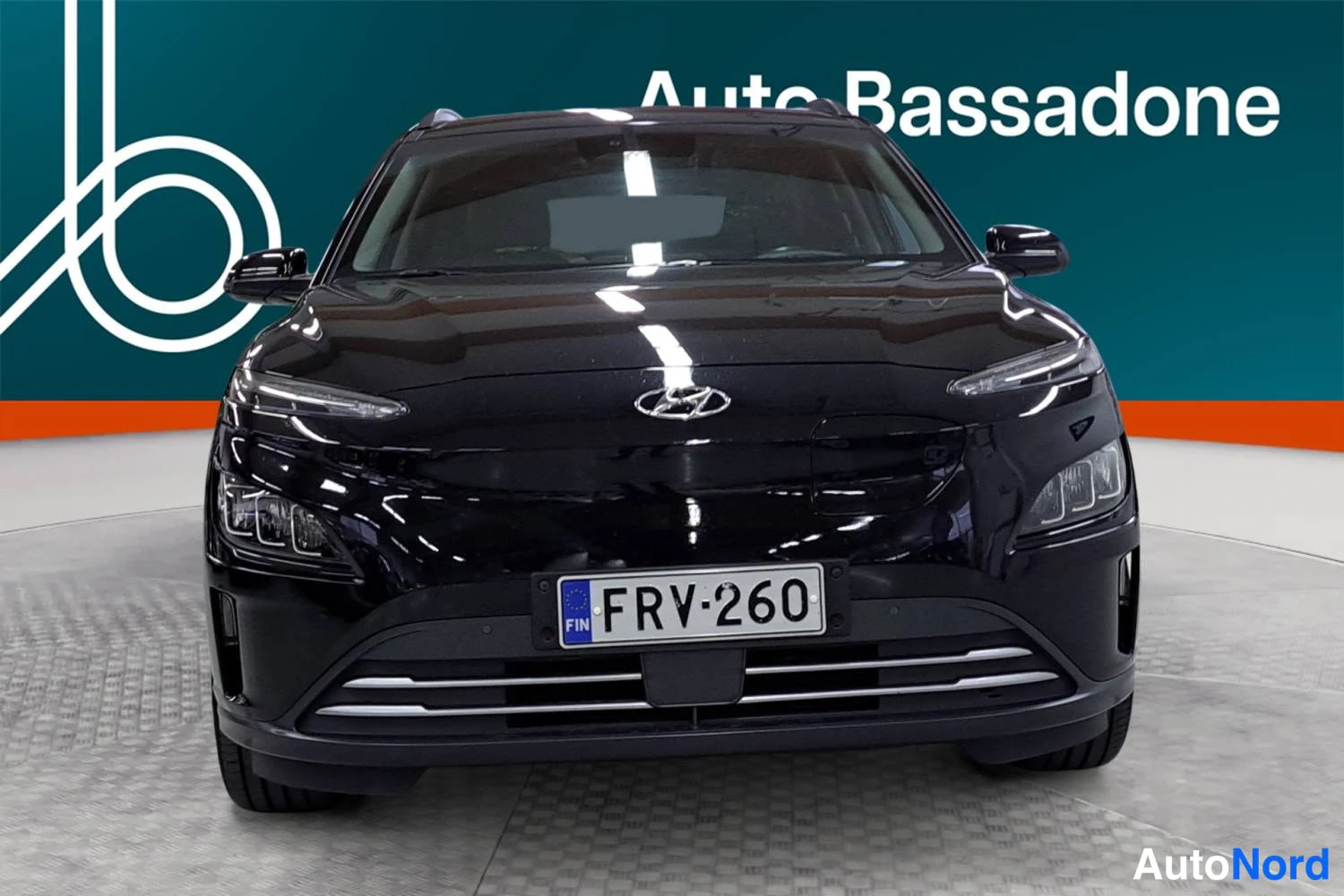 Musta Hyundai Kona electric 2021, edestä, kuva 3
