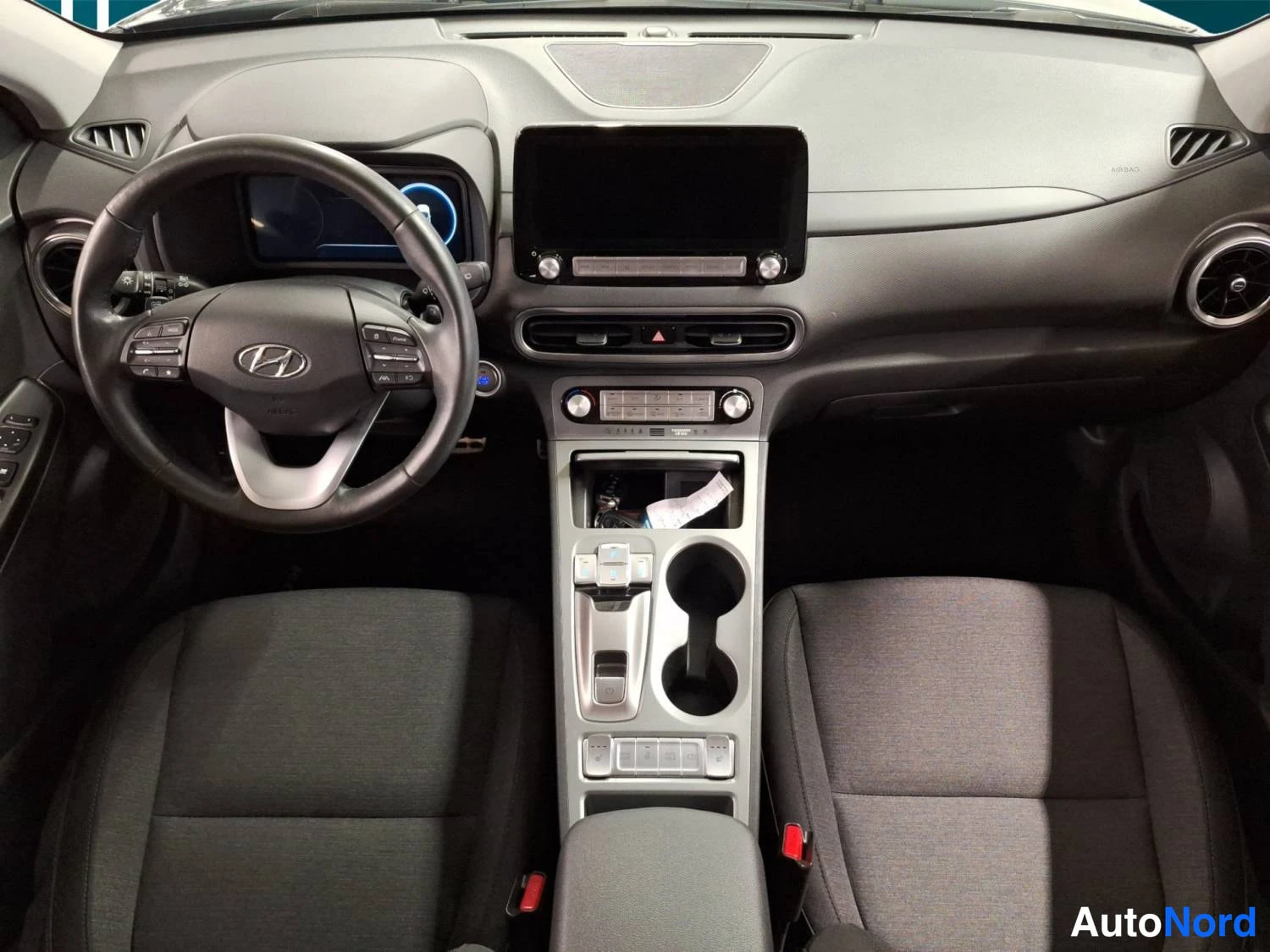 Harmaa Hyundai Kona Electric 2023, ohjaamo, kuva 14