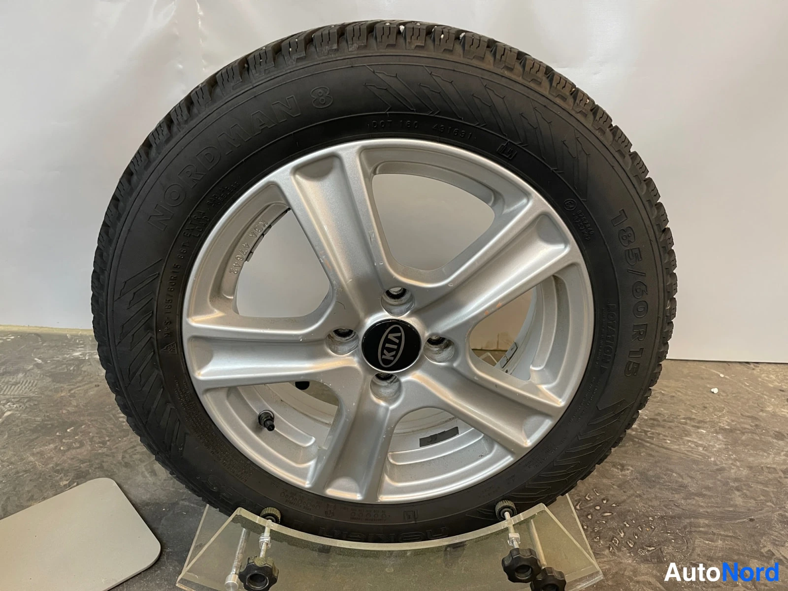 Punainen Kia Rio 2015, yksityiskohta, kuva 21