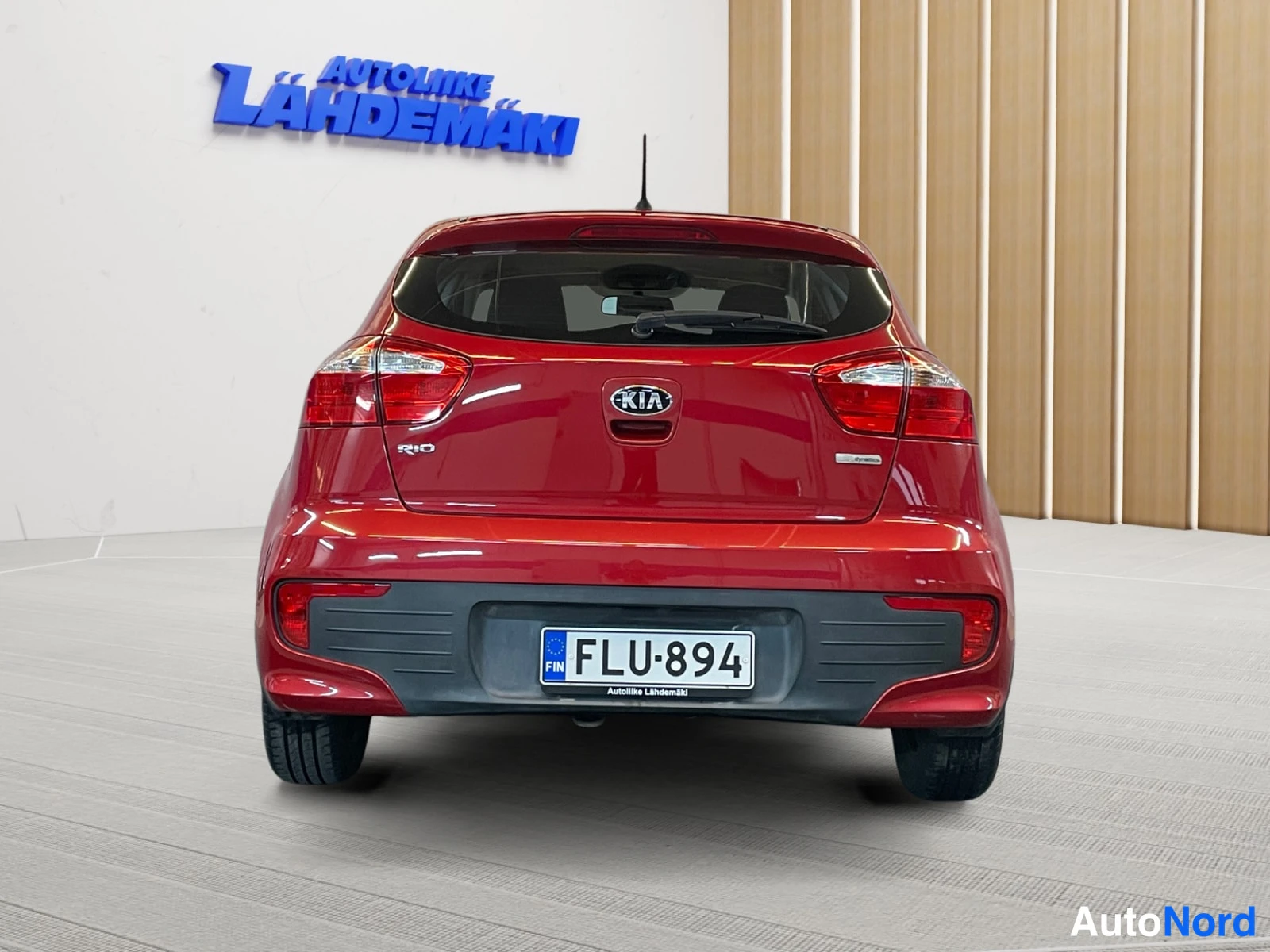 Punainen Kia Rio 2015, takaa, kuva 8