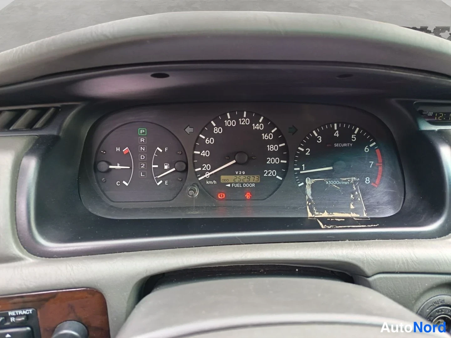 Harmaa Toyota Camry 2001, yksityiskohta, kuva 23