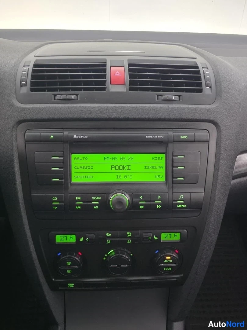 Beige Skoda Octavia 2008, yksityiskohta, kuva 16