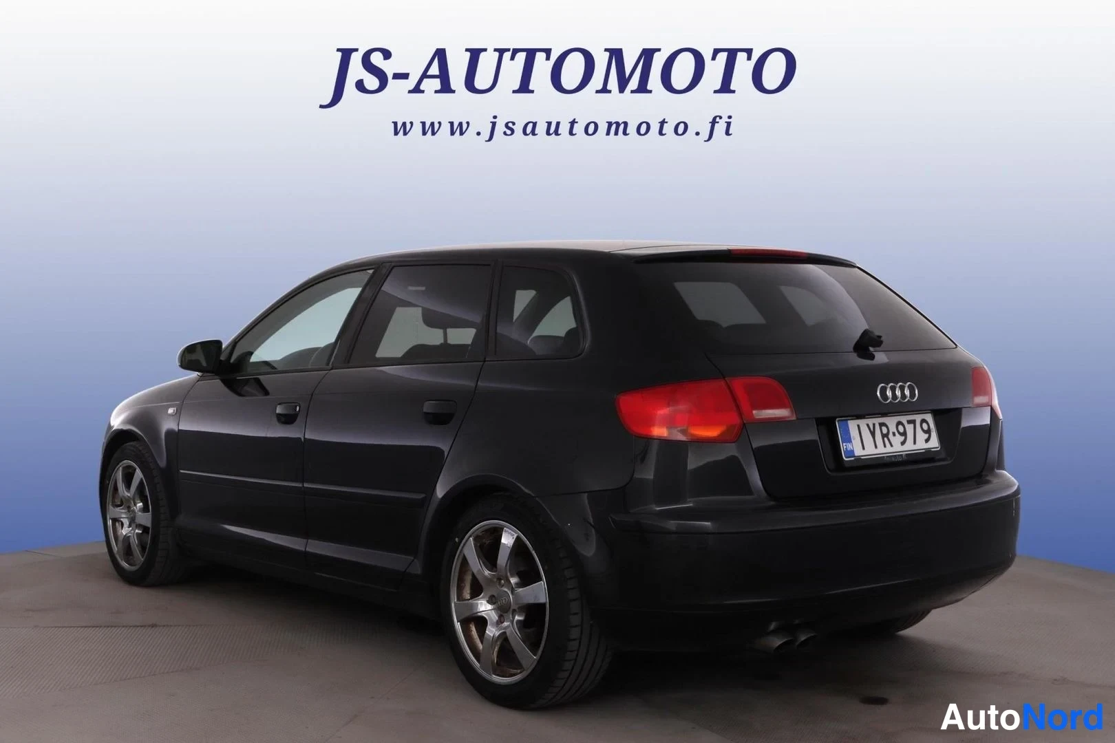Svart Audi A3 Sportback 2008, snett bakifrån, bild 6