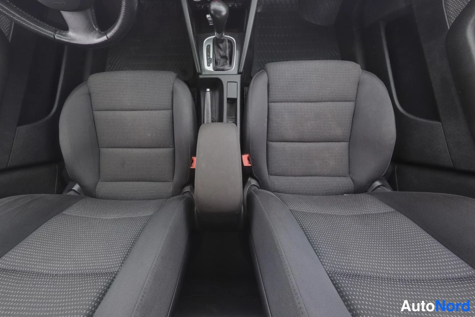 Svart Audi A3 Sportback 2008, framsäten, bild 10
