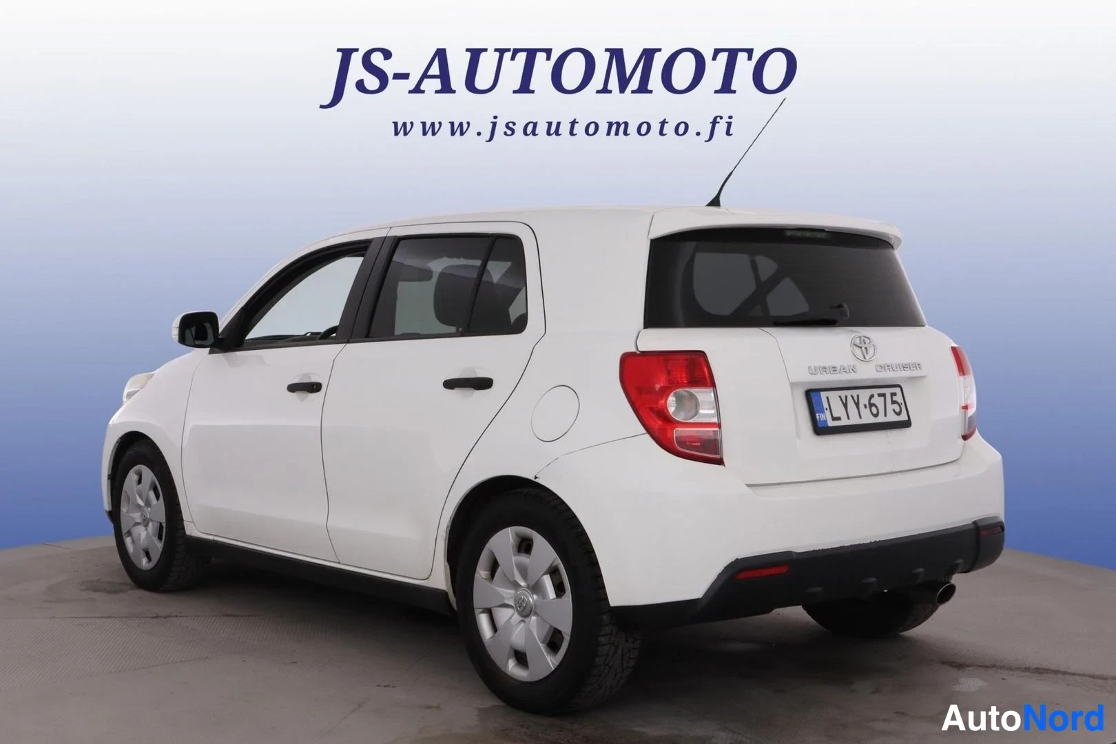 Valkoinen Toyota Urban Cruiser 2010, takaviisto, kuva 6