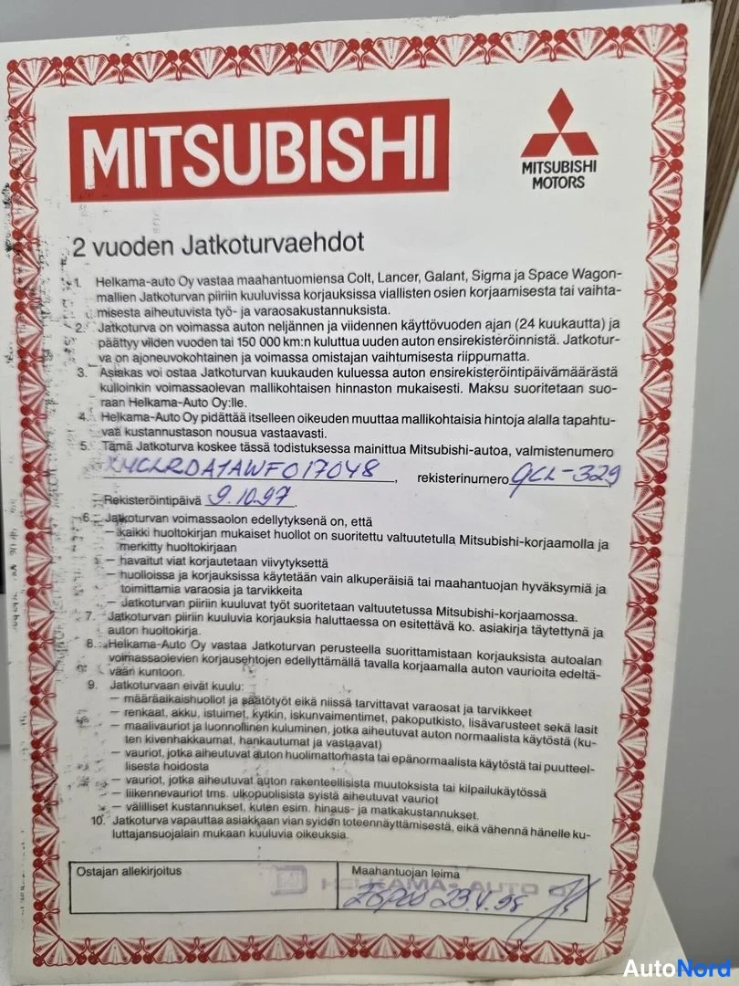 Röd Mitsubishi Carisma 1997, dokument, bild 31