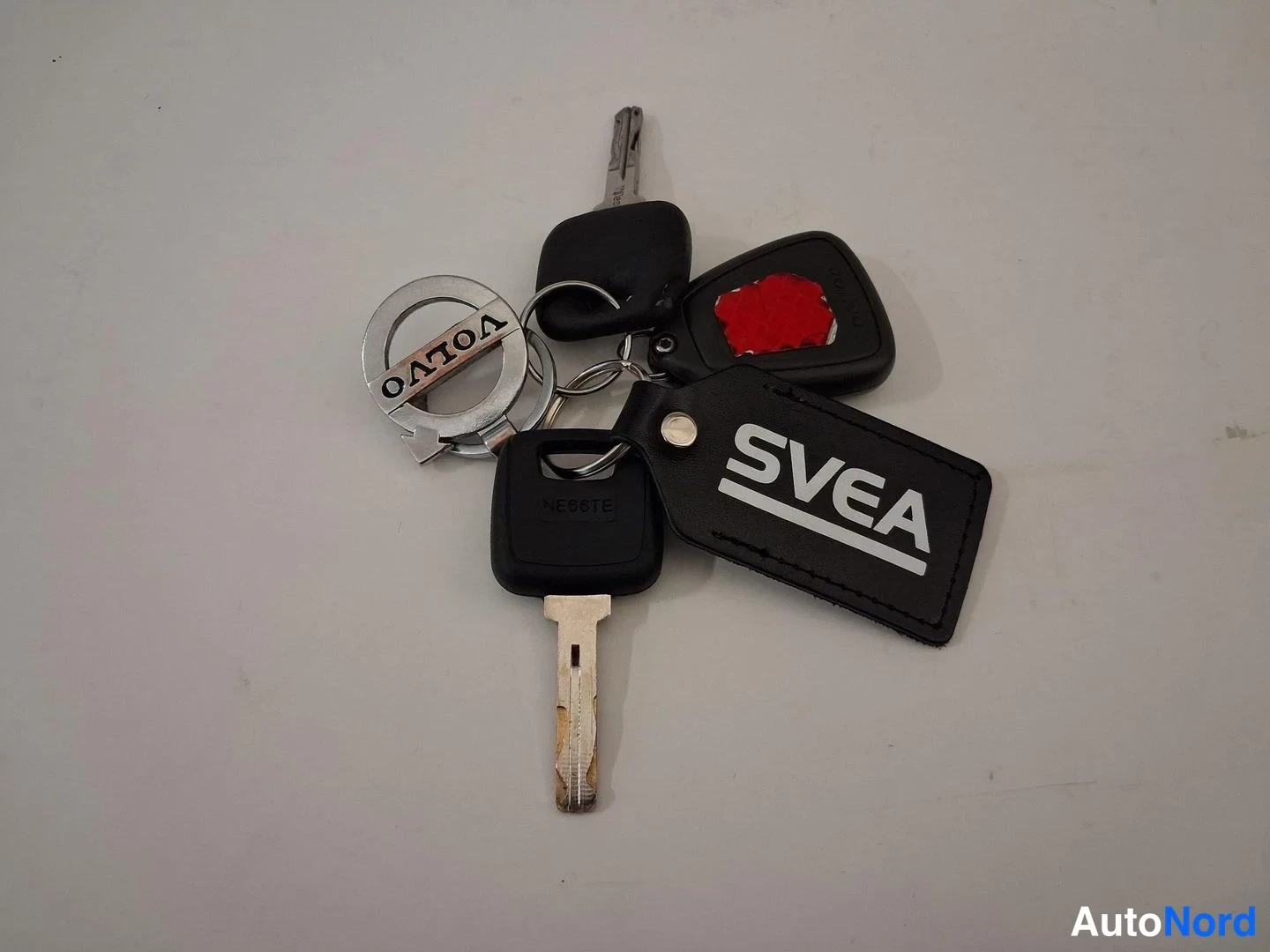 Punainen Volvo V70 2002, yksityiskohta, kuva 21