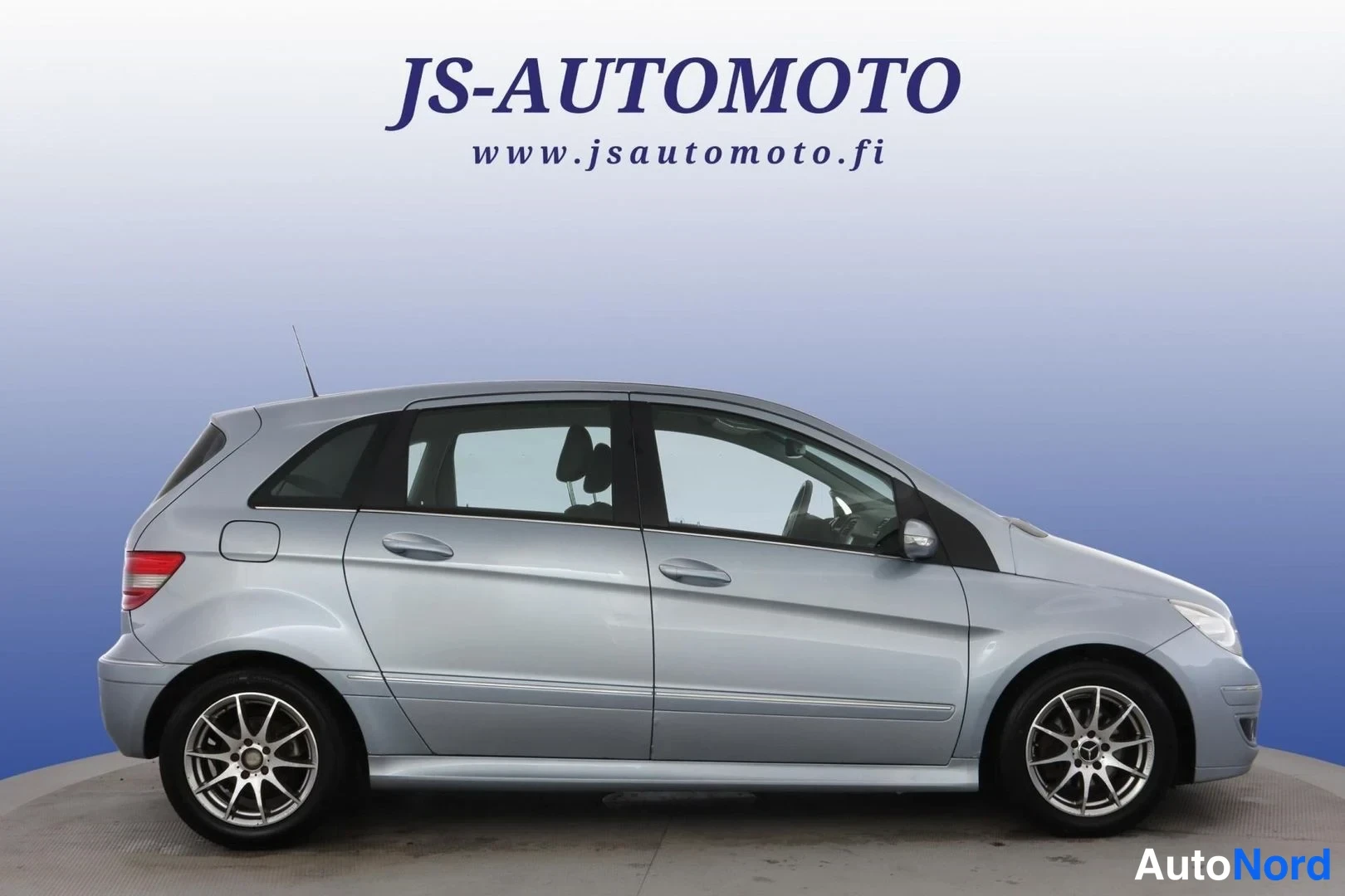 Sininen Mercedes-Benz B 200 2005, sivulta, kuva 4