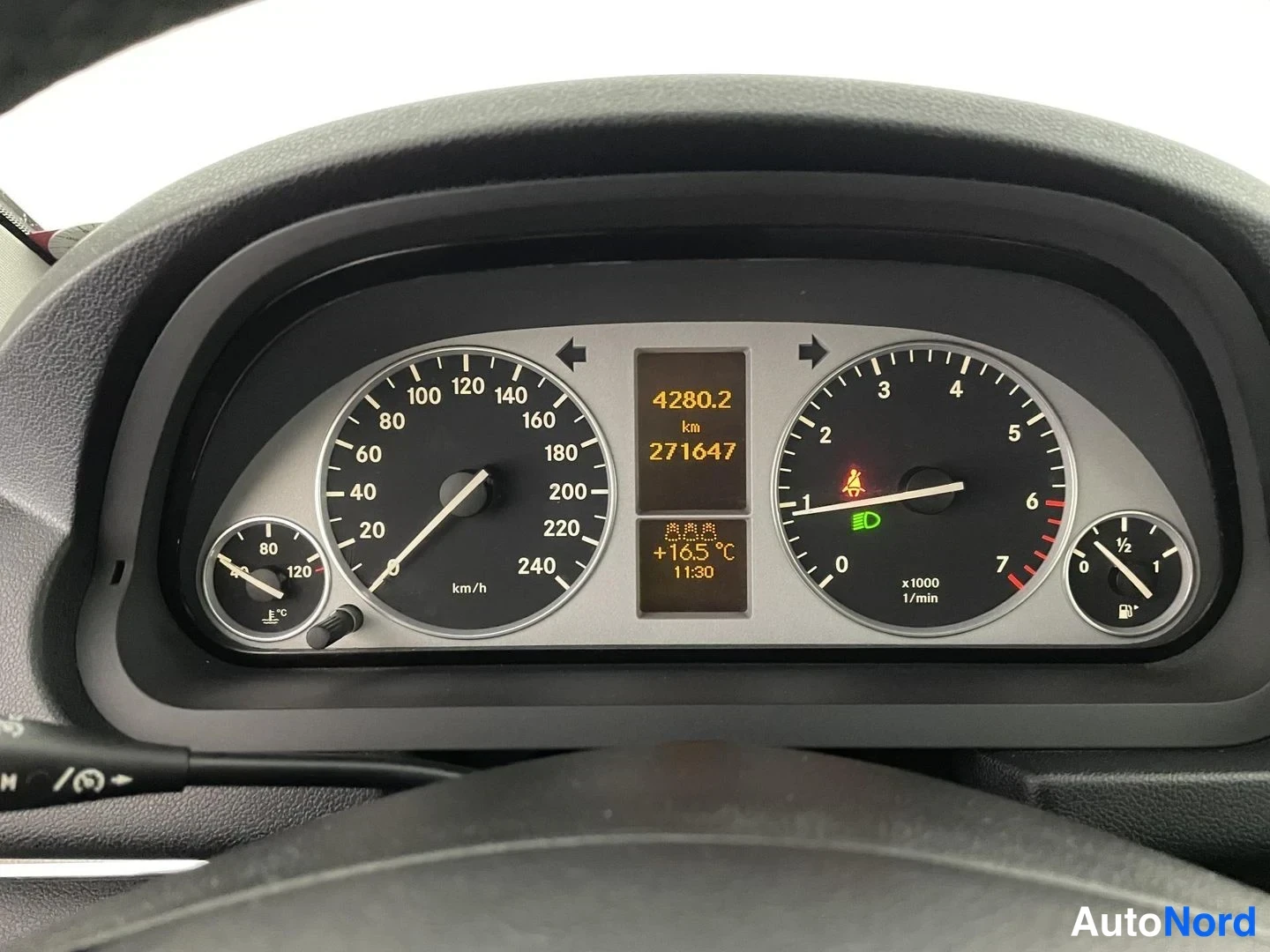 Sininen Mercedes-Benz B 200 2005, yksityiskohta, kuva 15