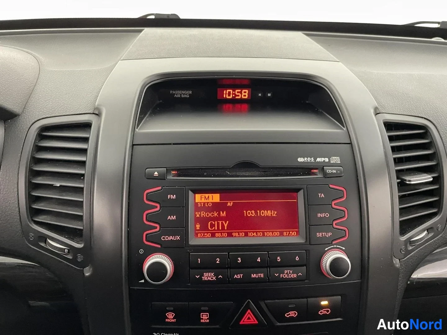 Musta Kia Sorento 2010, yksityiskohta, kuva 16