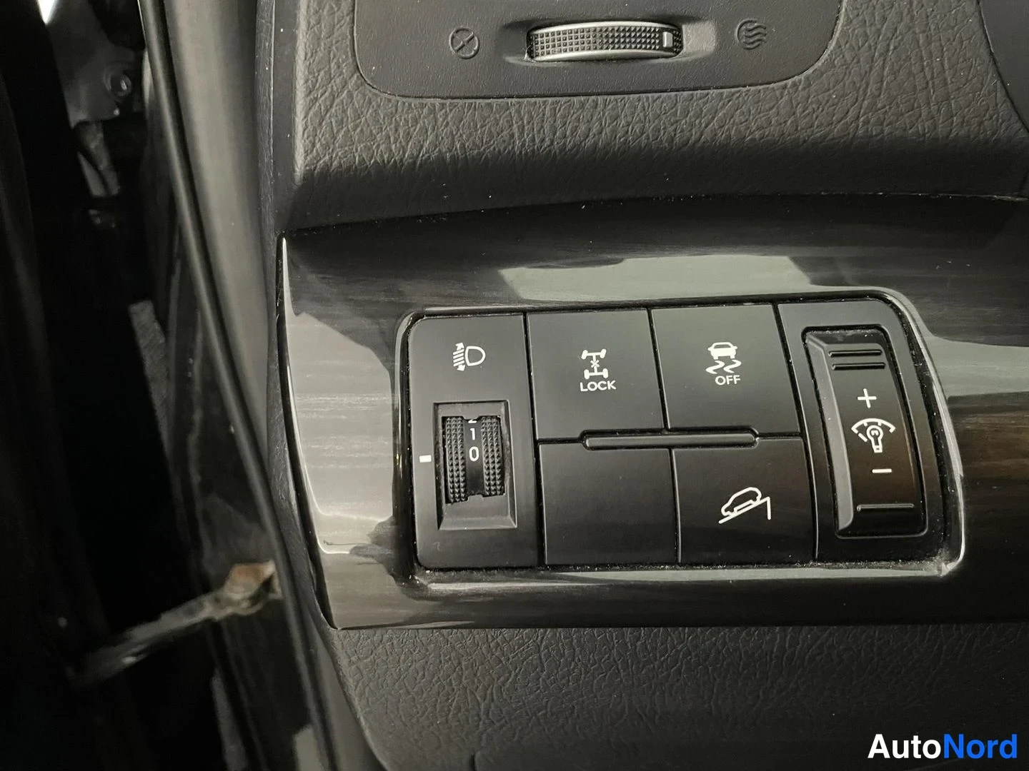 Musta Kia Sorento 2010, yksityiskohta, kuva 19