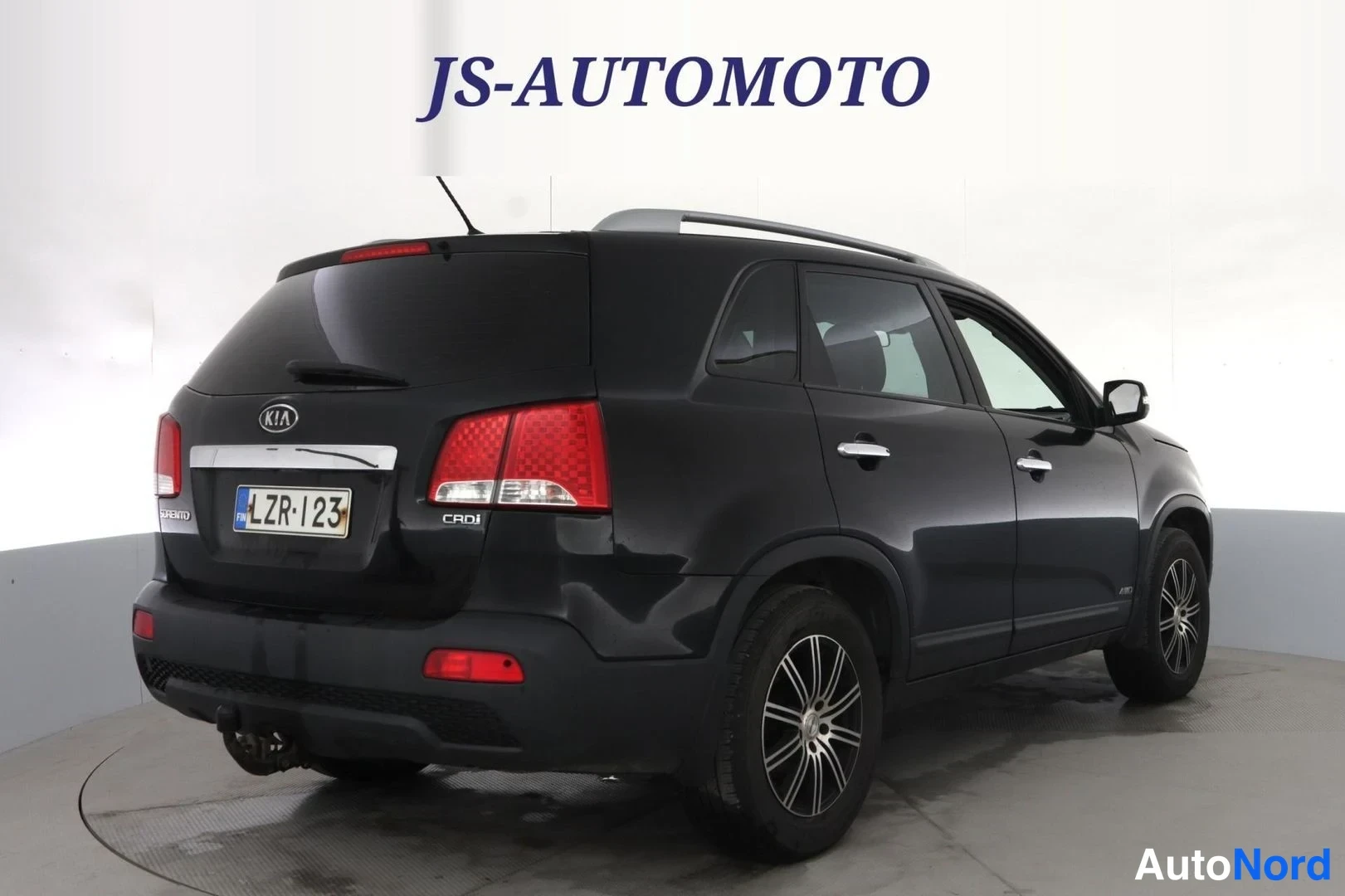 Musta Kia Sorento 2010, takaviisto, kuva 5