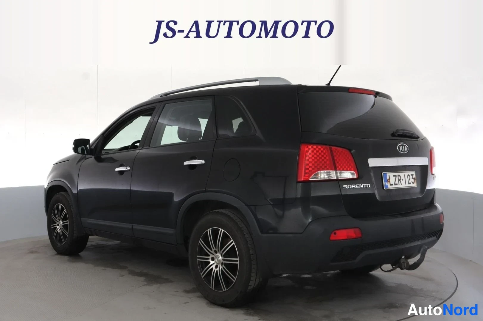 Musta Kia Sorento 2010, takaviisto, kuva 6
