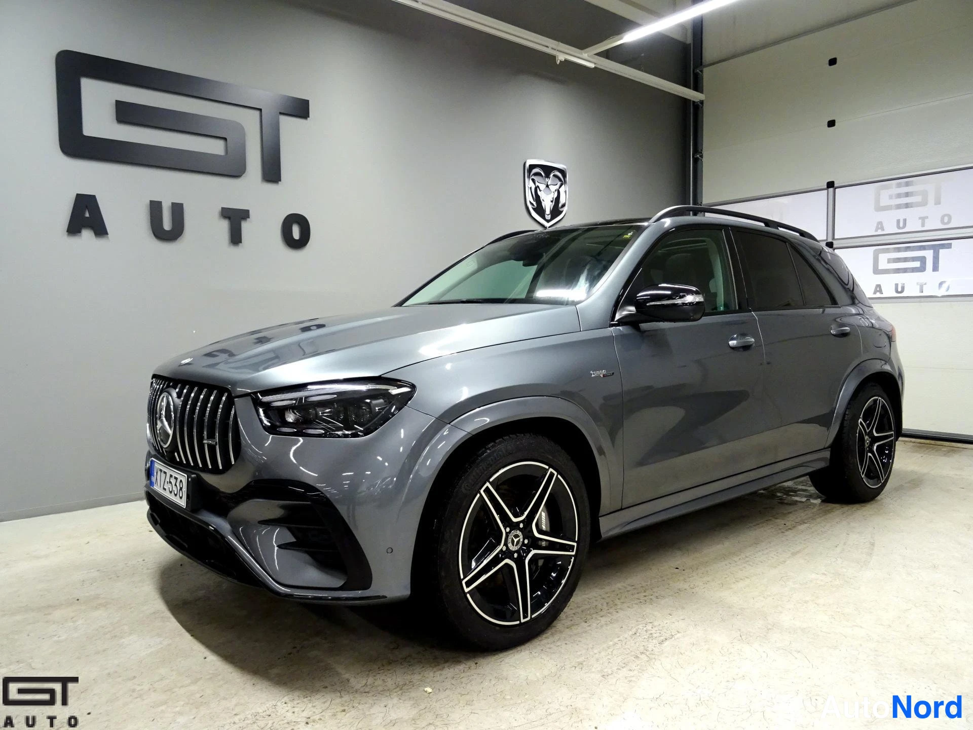 Grey Mercedes-Benz GLE 53 2024, front three-quarter, nose to the left, photo 2